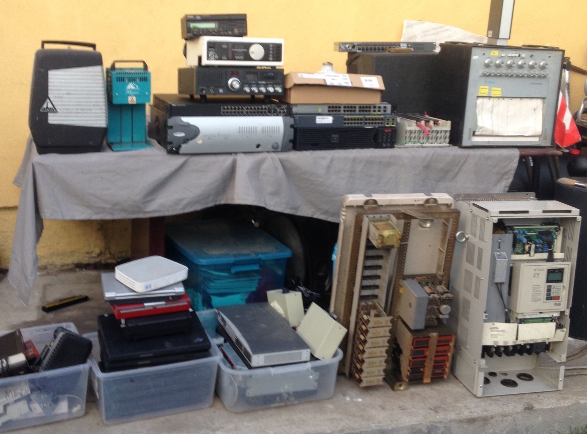 RANDOM HUGE LOT ELECTRONICS & RARE DEVICES, LAPTOPS, SERVERS AND MUCH MORE