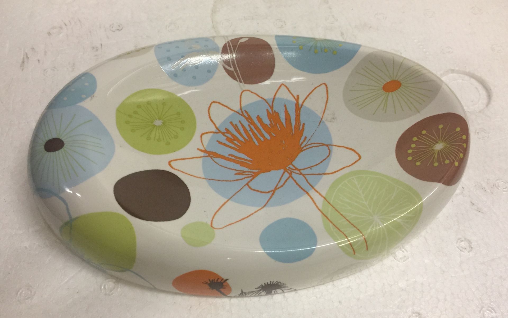 7 x MULTI COLORED SOAP DISH