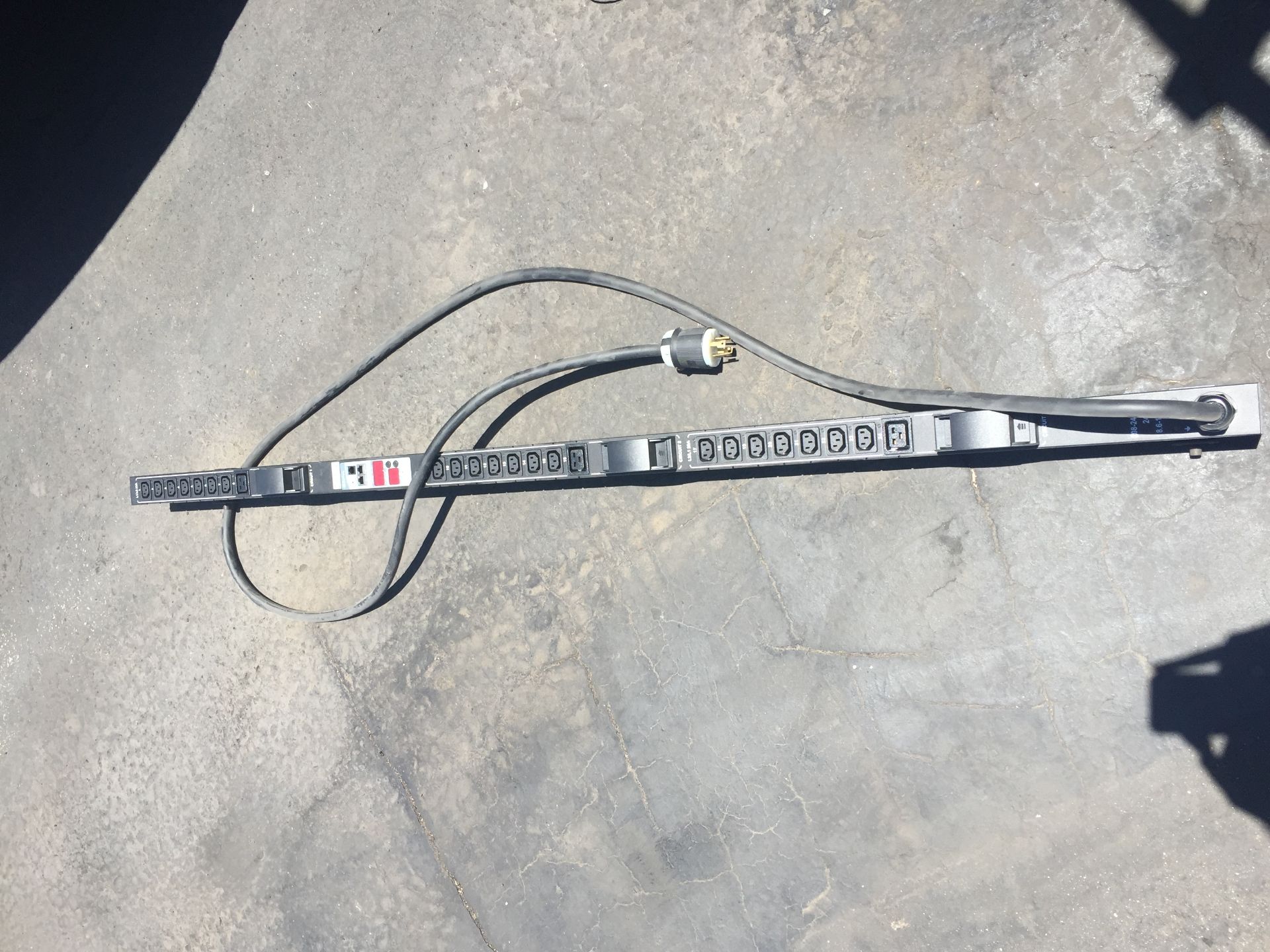 Raritan Dominion PX-5523 24-Outlets PDU $2000 Item