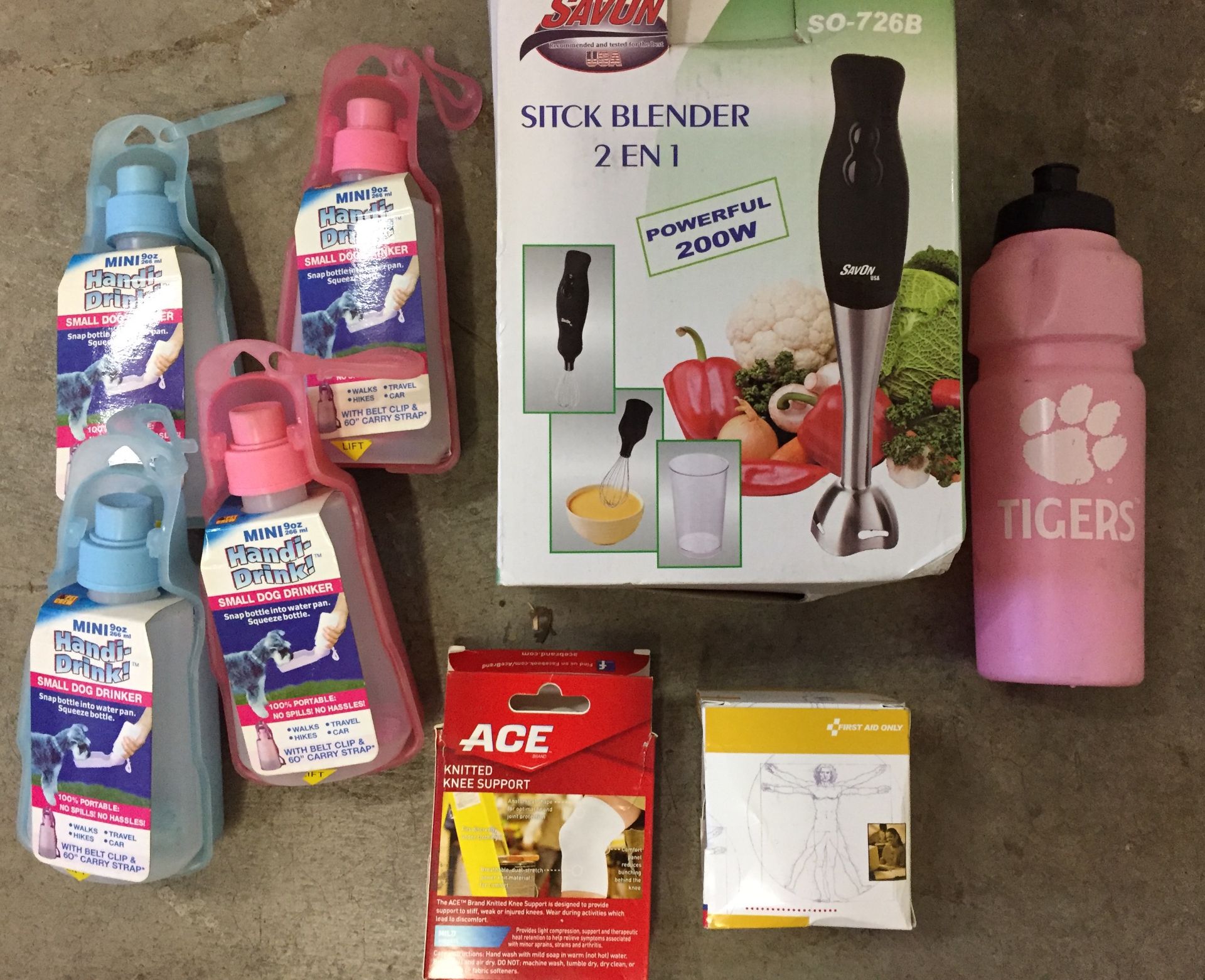 RETAIL ITEM LOT, HAND MIXER NEW