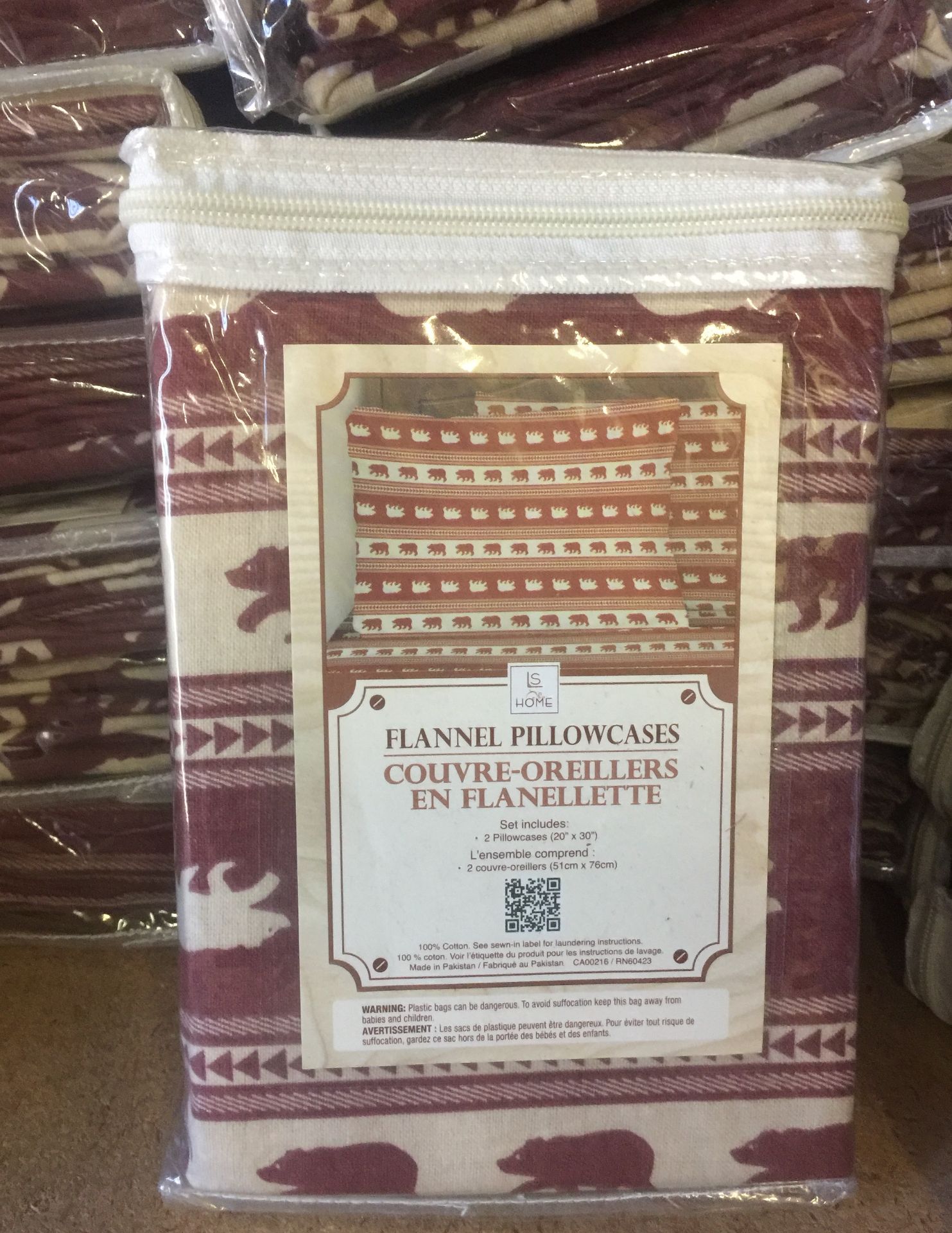 45 X FLANNEL PILLOW COVERS, POLLAR BEARS $39.99 RETAIL