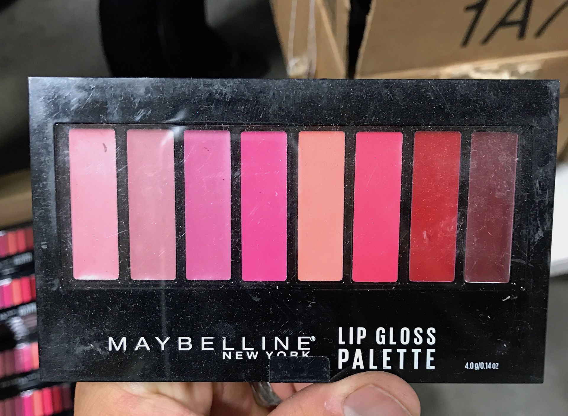 600 UNITS MAYBELLINE NEW YORK LIP GLOSS PALETTE