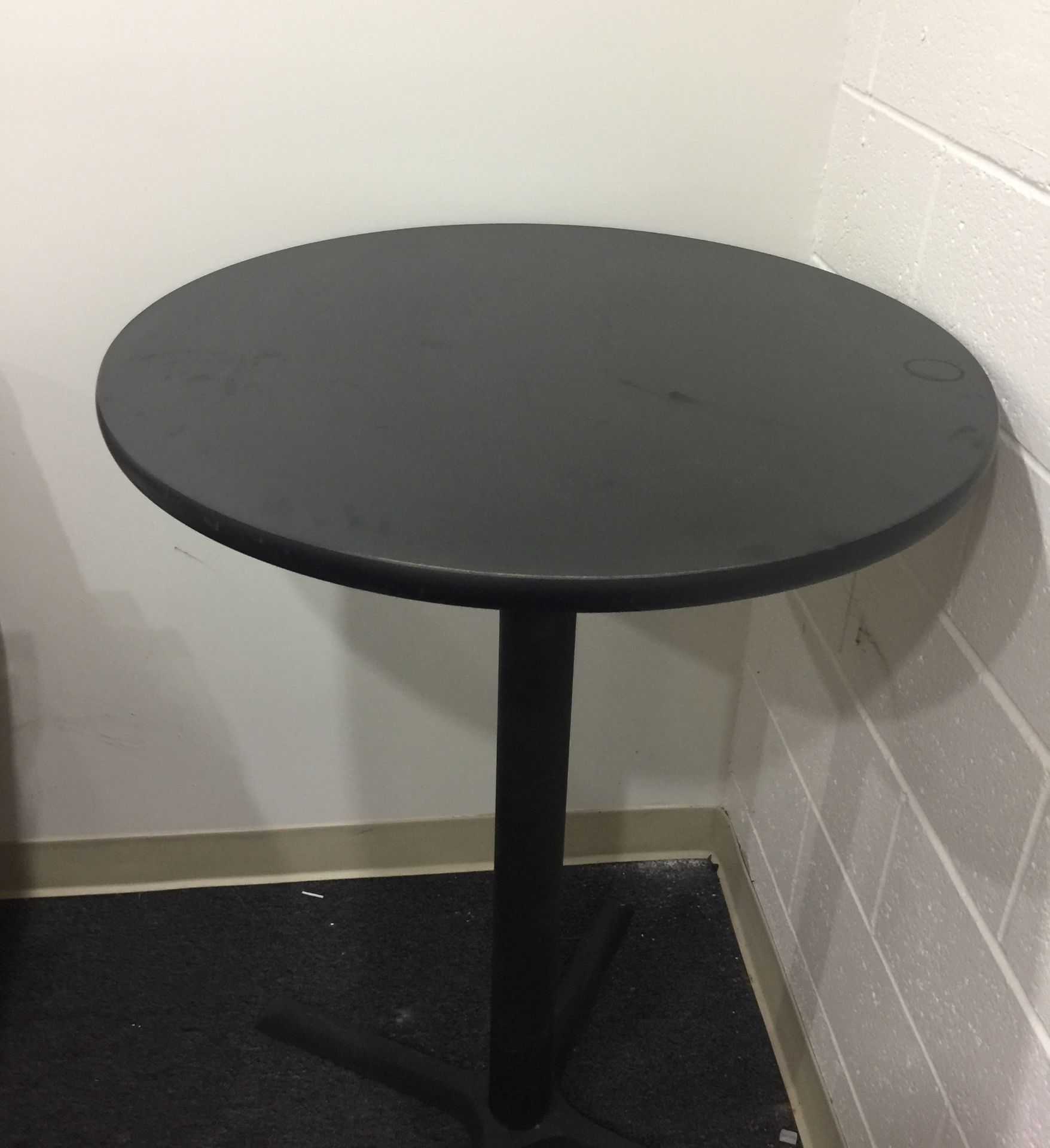 4 FT STANDING COFFEE / OFFICE TABLE BLACK ON BLACK - Image 2 of 3