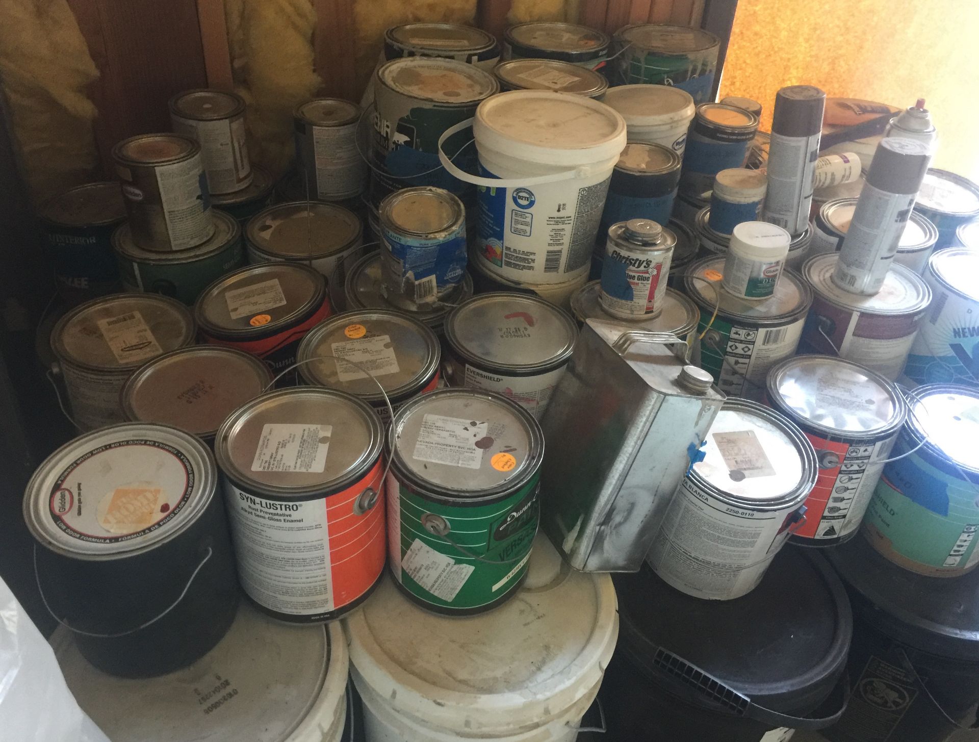 HUGE LOT OF PAINT , TARP, OTHER ITEMS ++ - Bild 3 aus 6