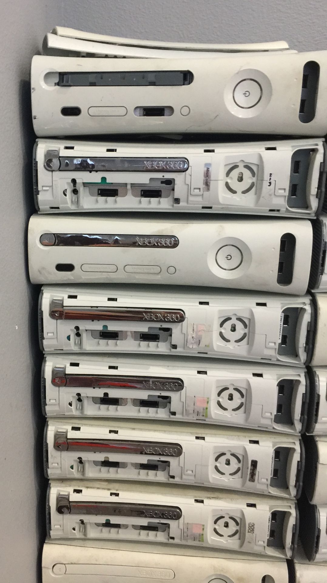 20 XBOX UNITS, NO IDEA OF CONDITION, SOLD AS IS - Bild 4 aus 4