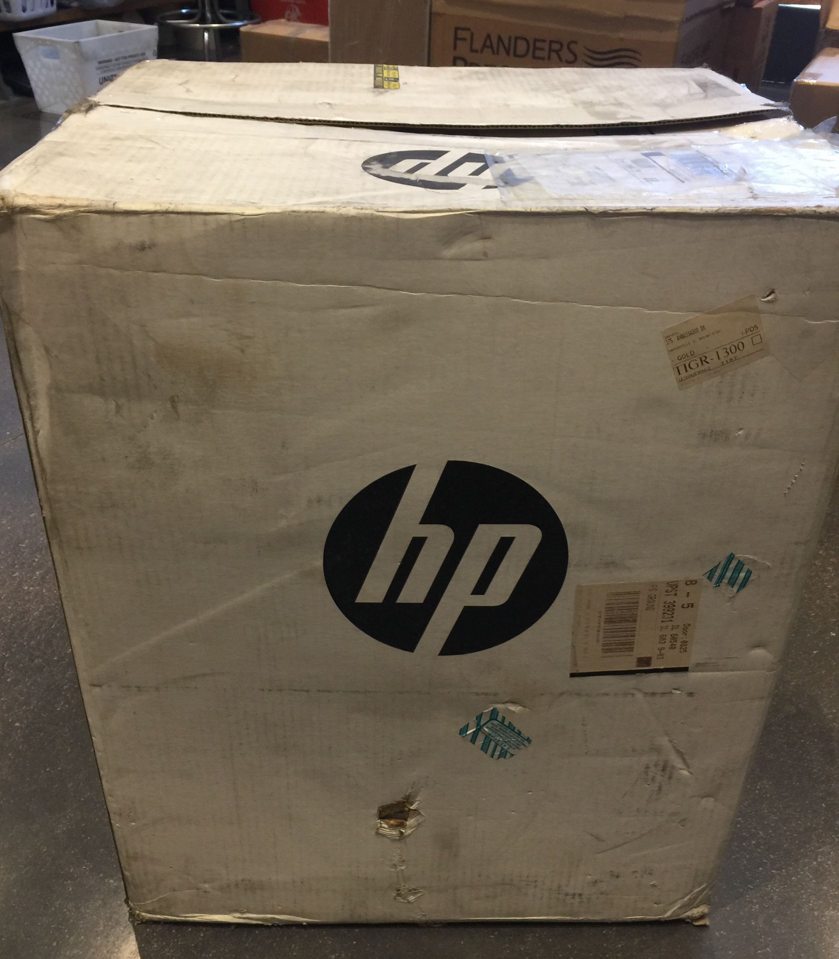 HP CP2025X LASER COLOR PRINTER NEW WITH EXTRA DRAWER INCLUDED ($1000 PRINTER) - Bild 3 aus 8