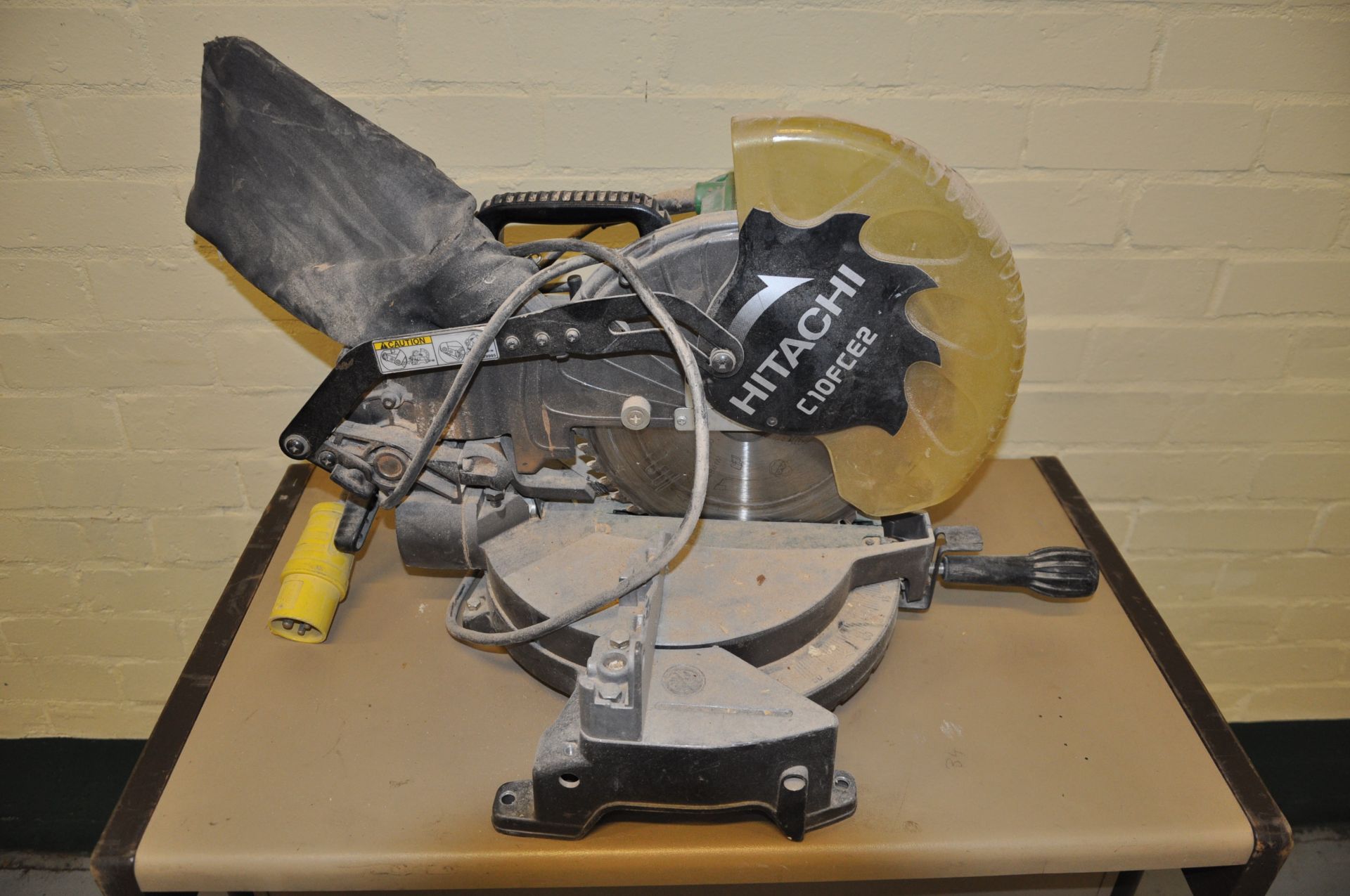 Hitachi 110v 10FCE2 compound mitre saw