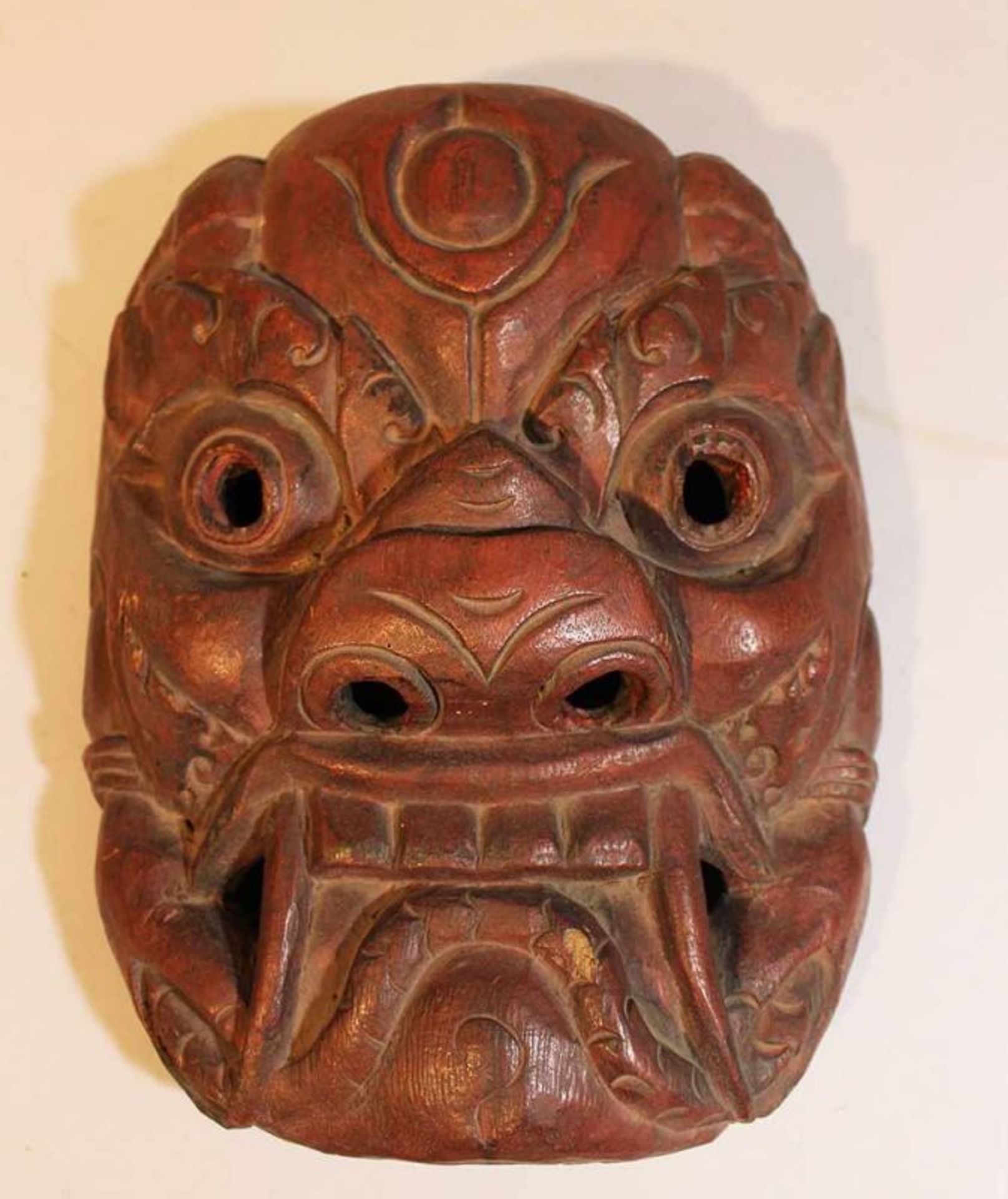 Dhatmapala mask Dhatmapala mask, wood carved with open work eyes, original patina, possibly Tibet - Bild 2 aus 3