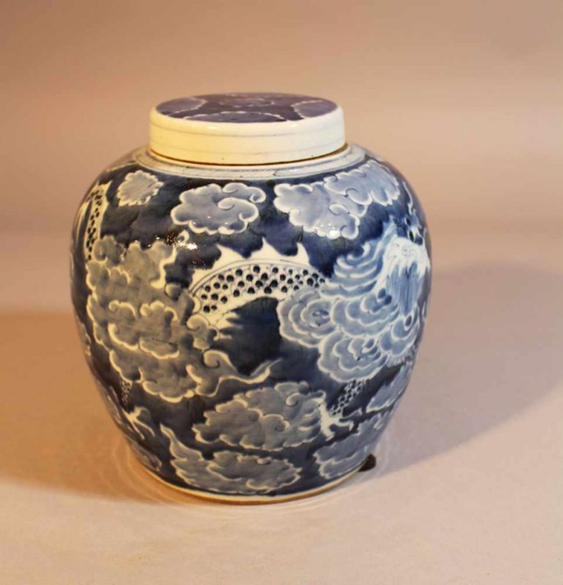 Blue and White Chinese blue and white ingwer pot with lid , decorated with blue painted dragon in