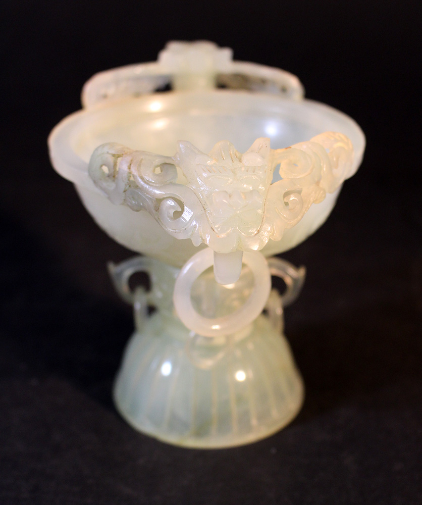 A very fine Chinese jade bowl on a round dome foot grooved; the middle section with open work - Image 2 of 3