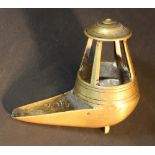 Oriental or South European oil lamp, bronze cast with tunes; 18th Century.11x12 cm