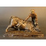 Franz Xaver Bergmann (1861 – 1936)-school, Bronze sculpture of a torero with a bull, fine bronze