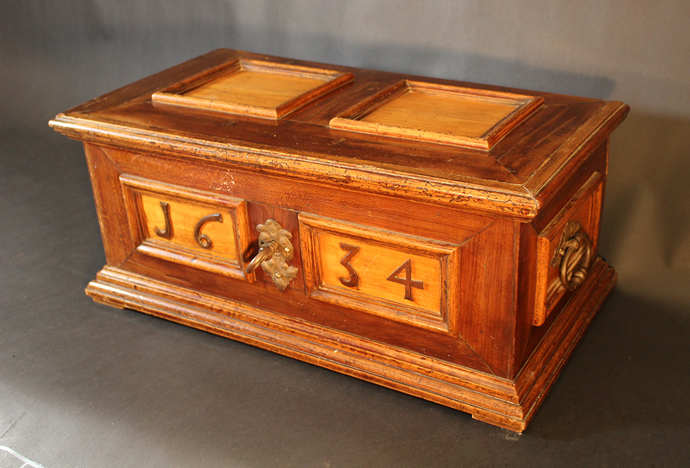 Guilded casket, dated 1634, rectangular shape with stepped base and upper border, central fields, - Image 2 of 3