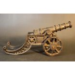 Iron modell infantry cannon, casted, around 1900.21x40cm