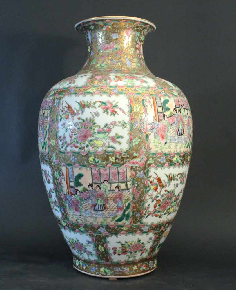 Pair of Chinese porcelain vases, white ground and multicoloured and golden decorations, glazed; - Image 3 of 3