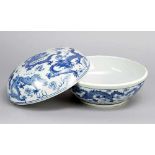 Blue and white Chinese porcelain box, round pille shape with one lid, painted blue dragons with