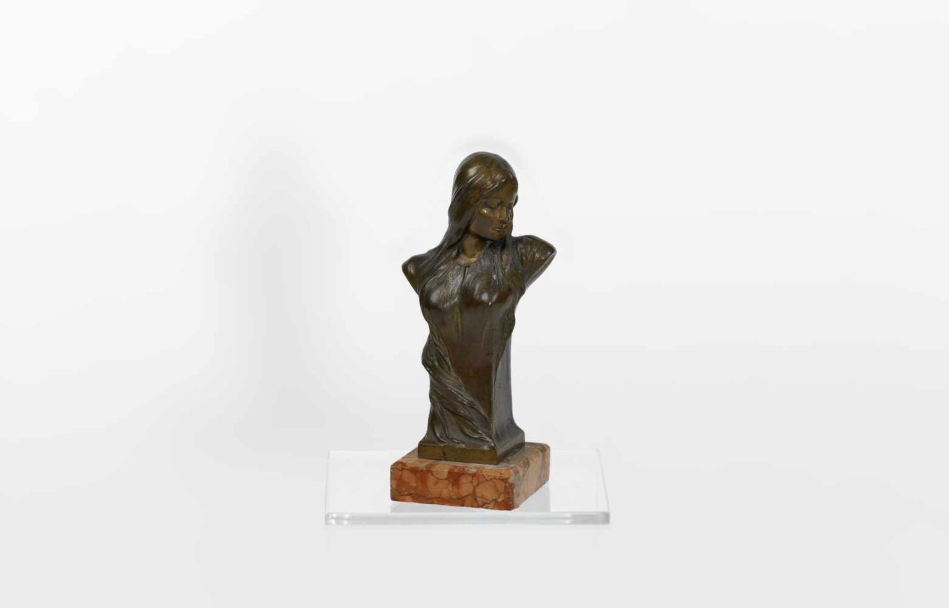Frauendarstellung mit langem Haar Büste, Bronze, um 1900, auf Steinsockel, Höhe 12,5cm, gebraucht