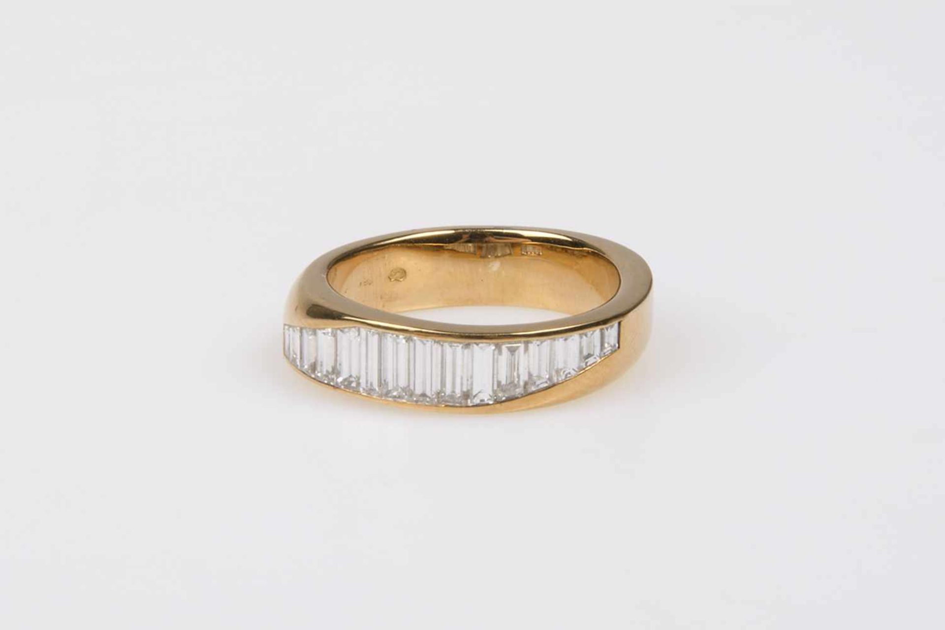 Diamant-Ring Gold 750, Diamanten in Baguett- und Trapezschliff, zus. ca.1,50ct, RW56, 9,4 g,