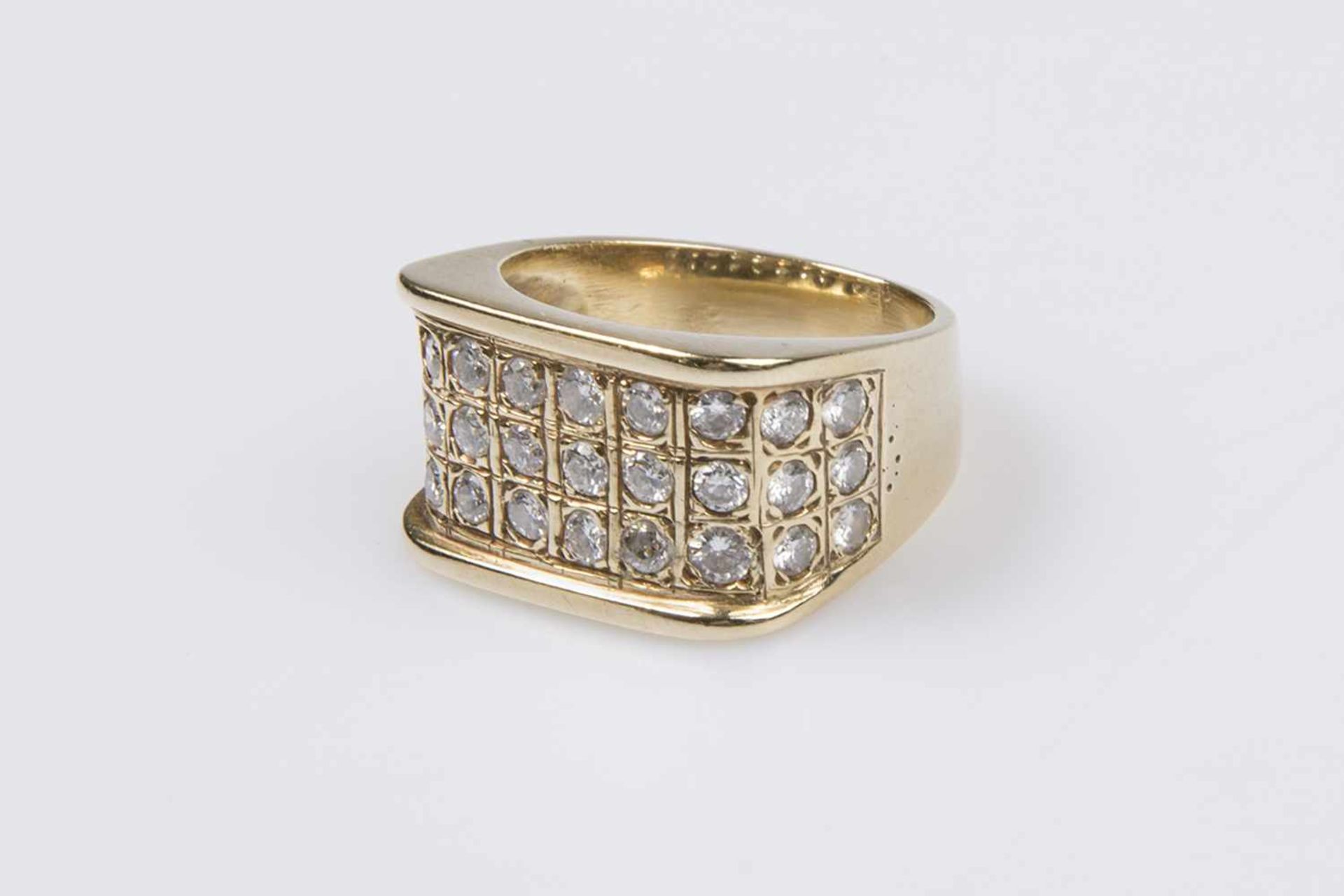 Brillant-Damenring Gold 585, mit Brillanten, zus.ca.1,20 ct, RW 49 8,3 g, 1 Stein ersetzt;