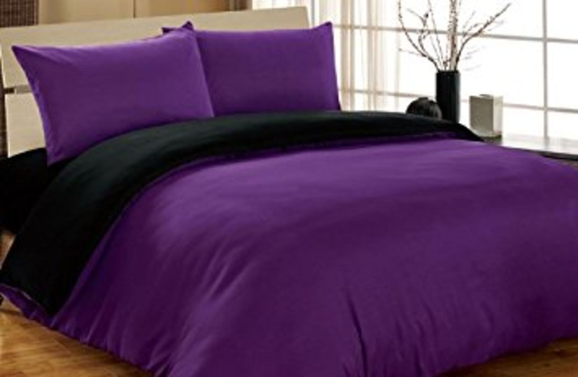 10 x King Luxury Comfytex Reversible Bed Set Blackcurrant 230x220cm (Delivery Available)