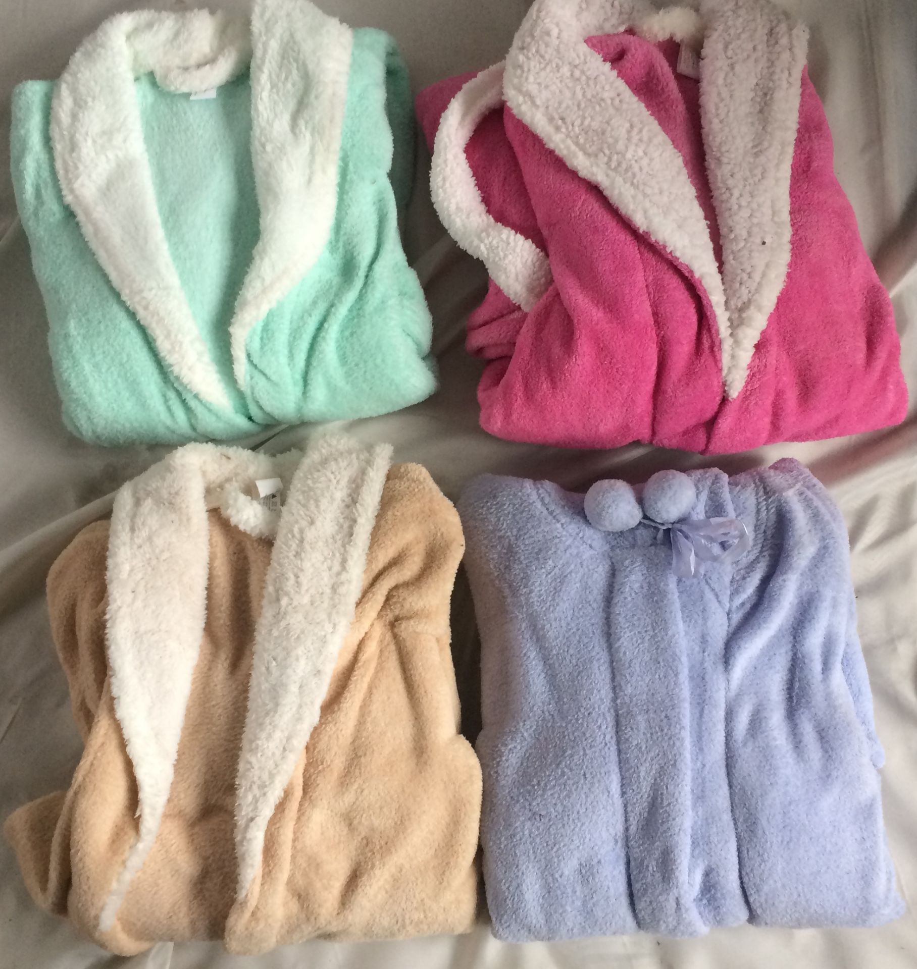 20 x Love 2 Laze Womens Dressing Gowns Various Colours One Size(Delivery Available)