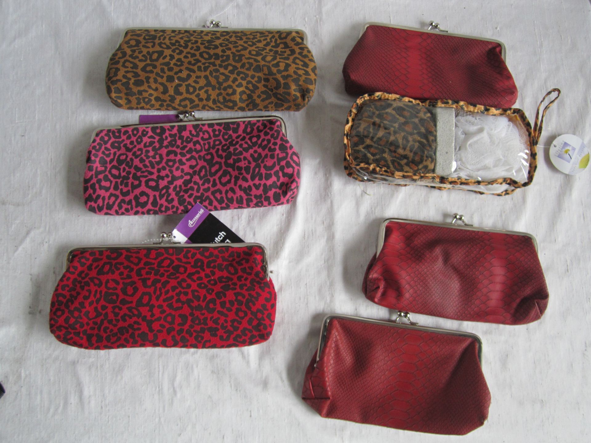 33 Pc Joblot Of Womens Hats/Purses/Scarves See Description/Delivery Available