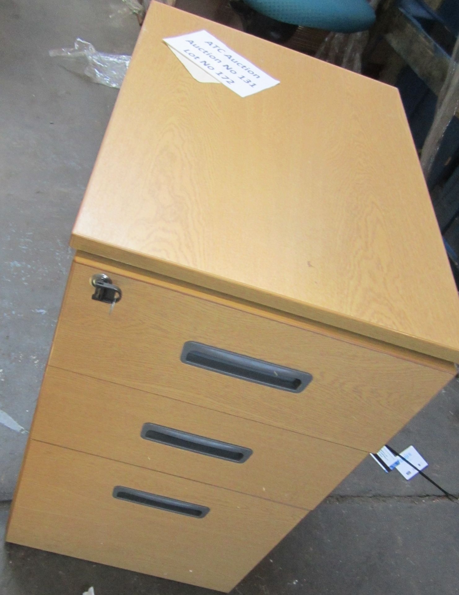 Furniture - Office Furniture Pedistal, 3 Draws With No Key On Wheels - Image 4 of 4