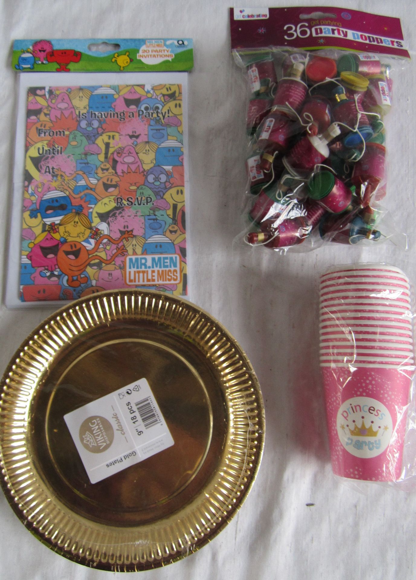 40 Pc Joblot Of Party Accessories See Description/Delivery Available - Image 2 of 3