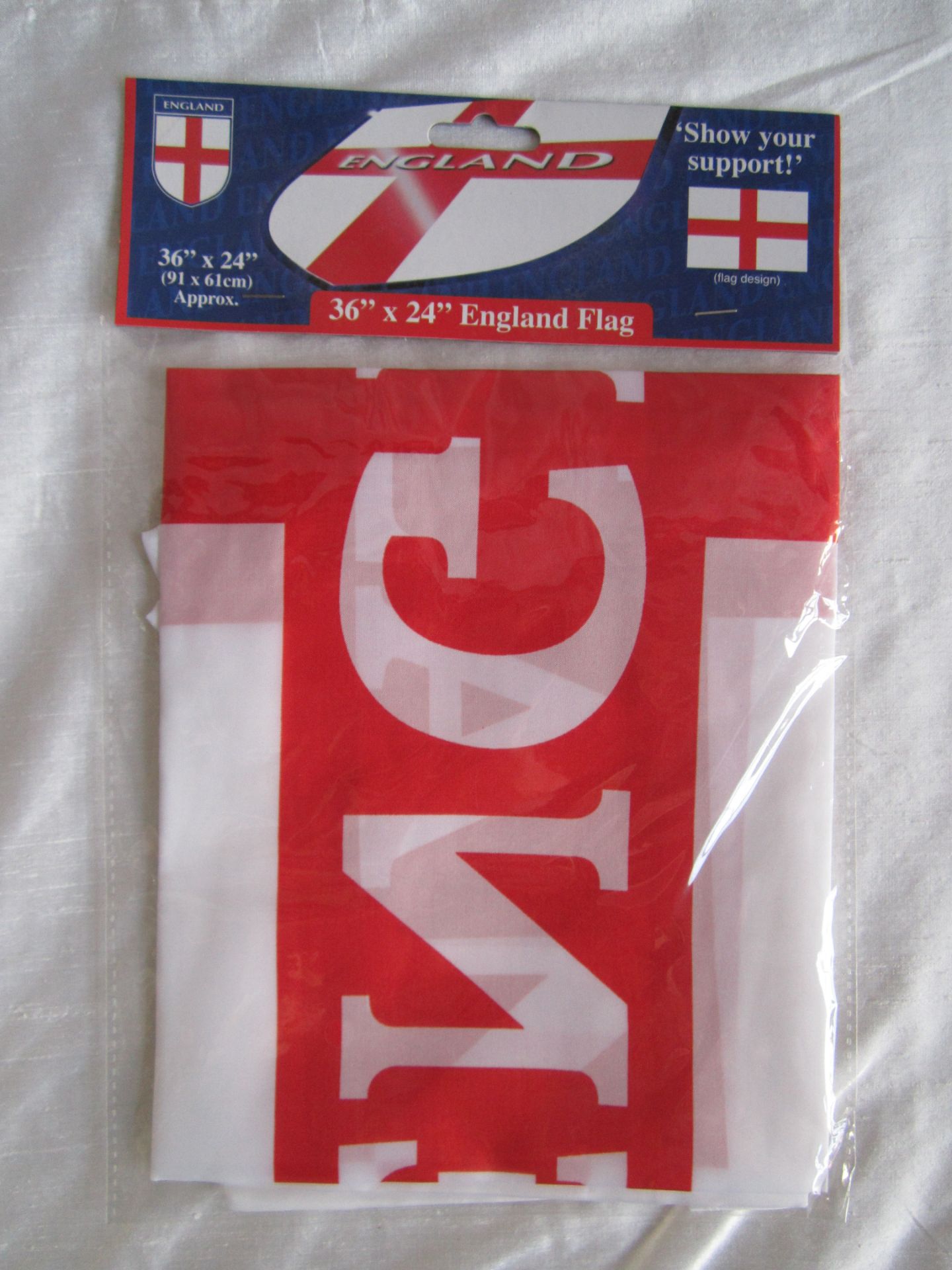 51 Pc Joblot Of England Merchandise, Flip Flops/Car Flags, See Description/Delivery Available - Image 2 of 2