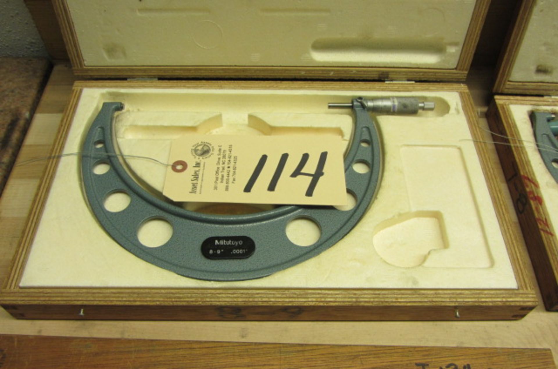 Mitutoyo 8'' - 9'' Micrometer