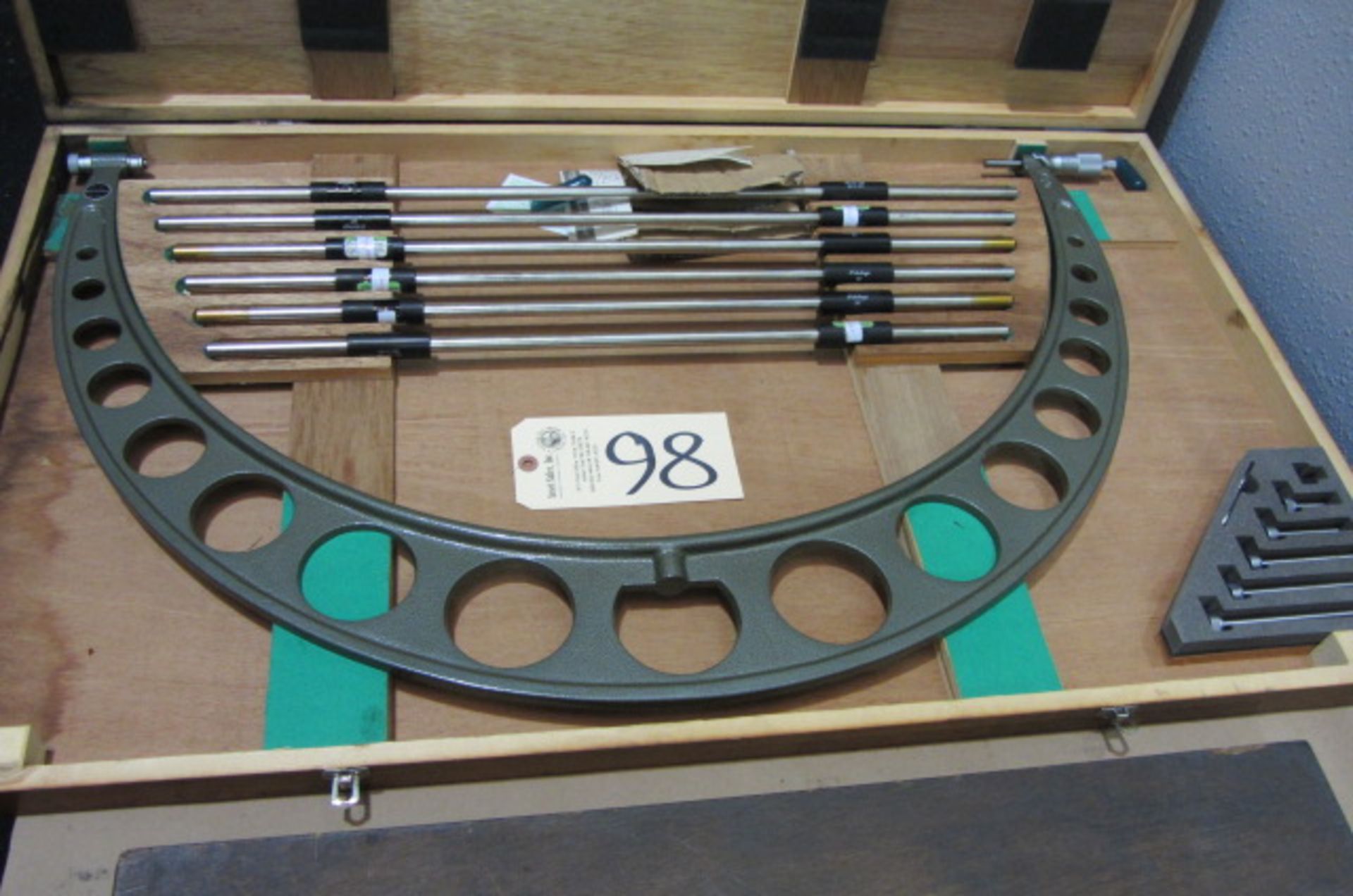 Mitutoyo 24''-30'' Micrometer