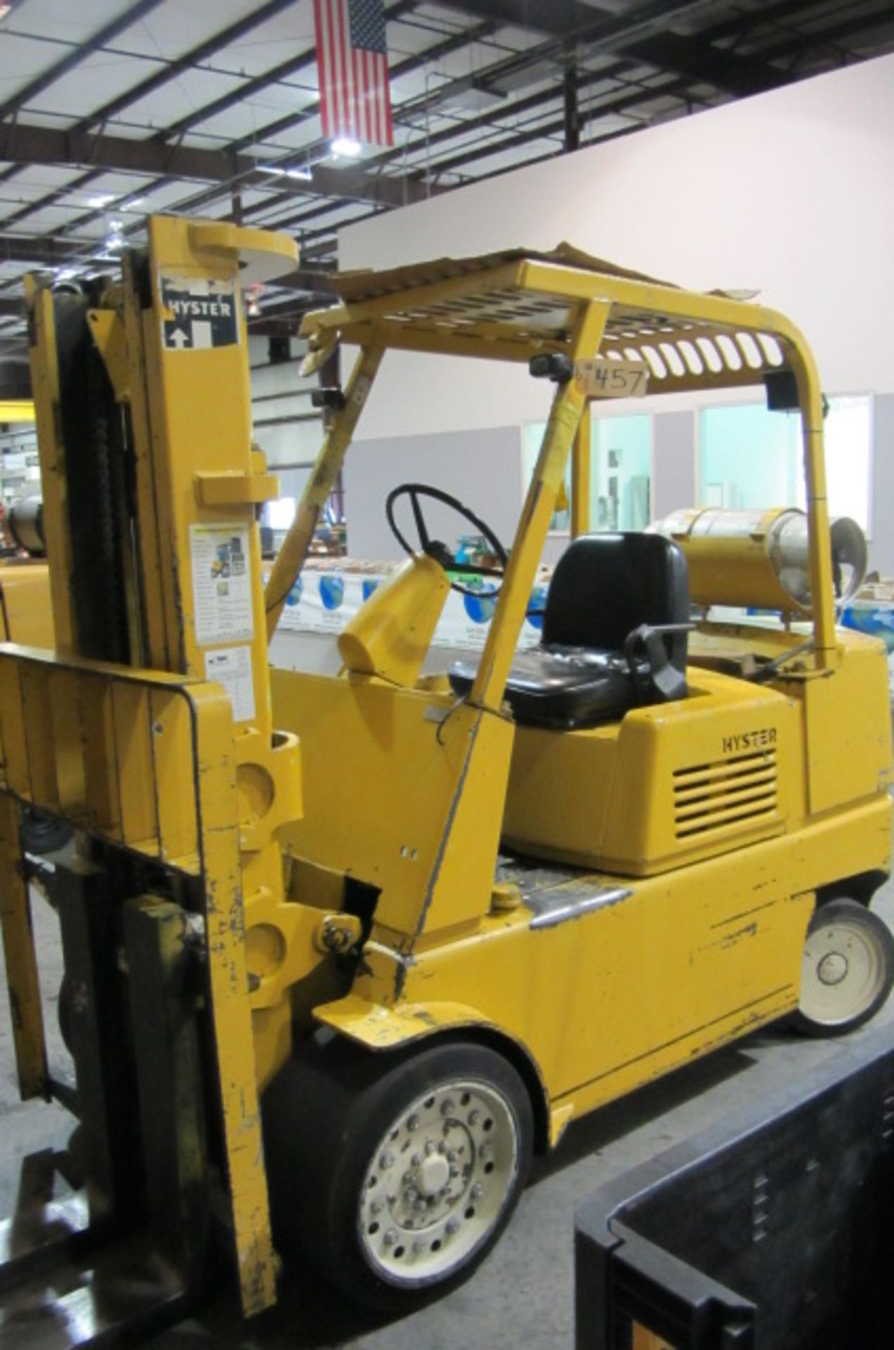 Hyster Model S100E 10,000lb Propane Forklift with 3-Stage Mast, 6' Forks, Headlights, (4) Hard - Image 5 of 7