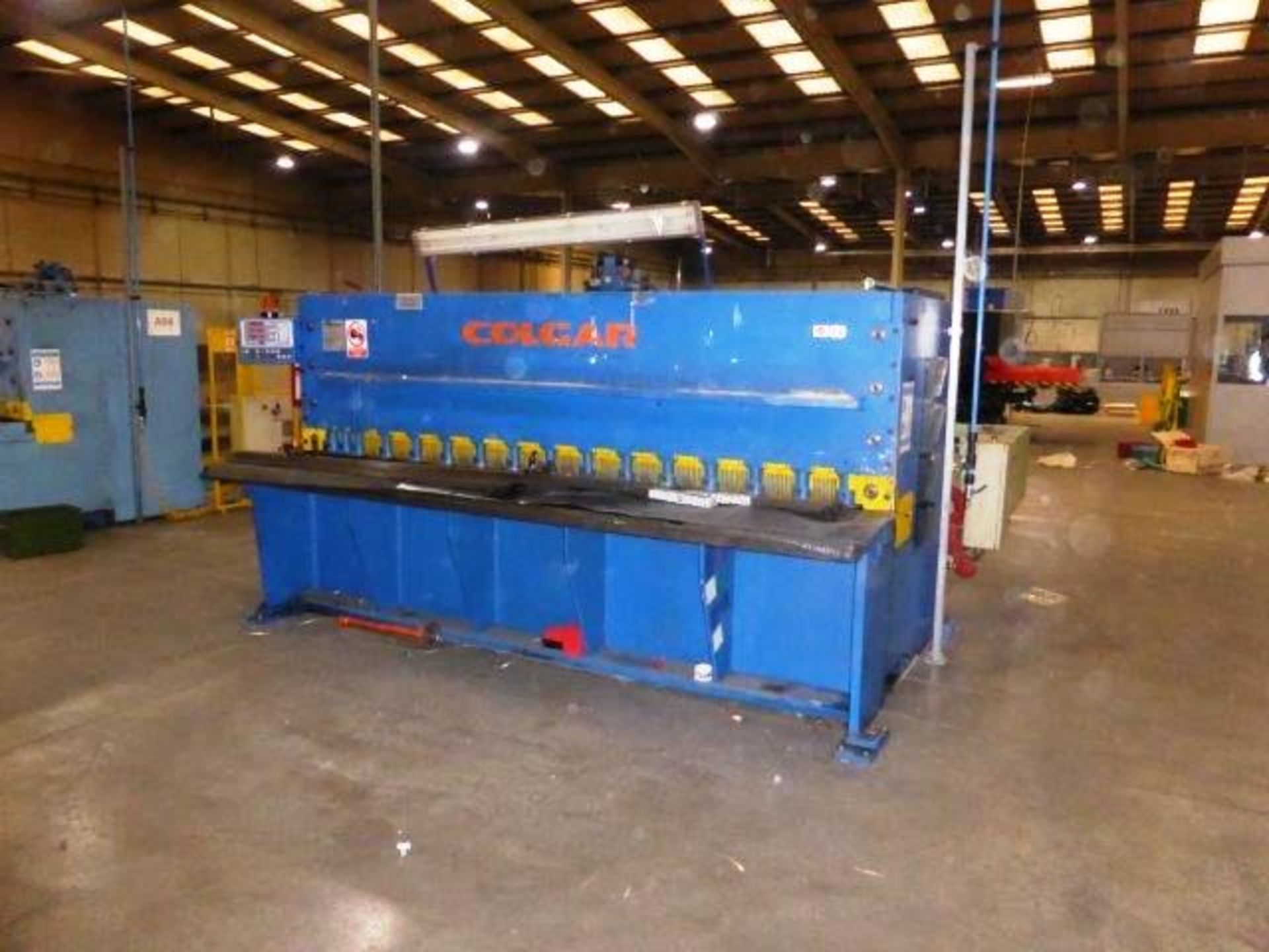 Colgar Model Cl30 3M x 6mm (118'' x .236'') Hydraulic Guillotine (Shear) with Max Thickness to 7.