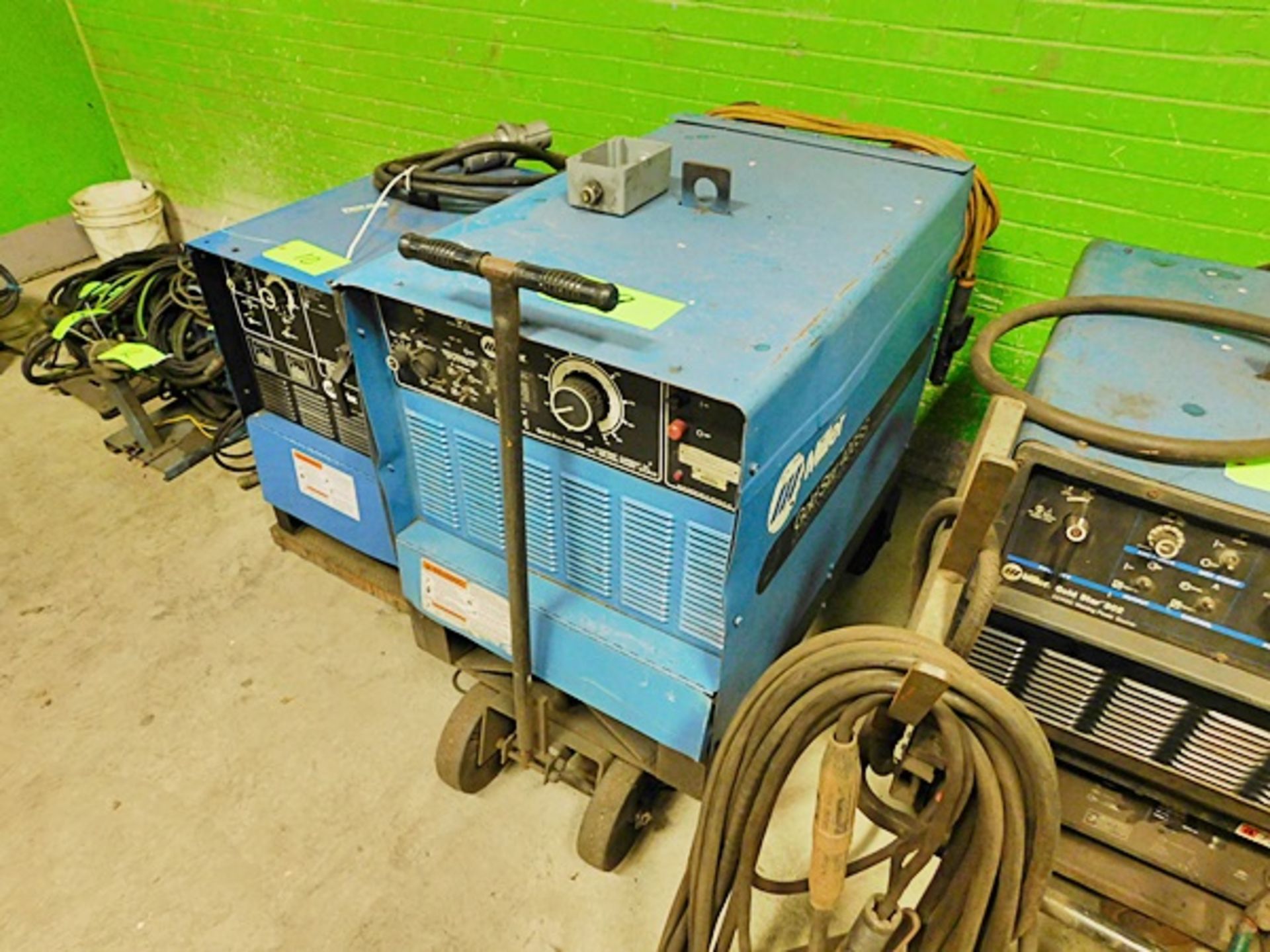 Miller Gold Star 400 SS Stick Welder, sn:KO478556