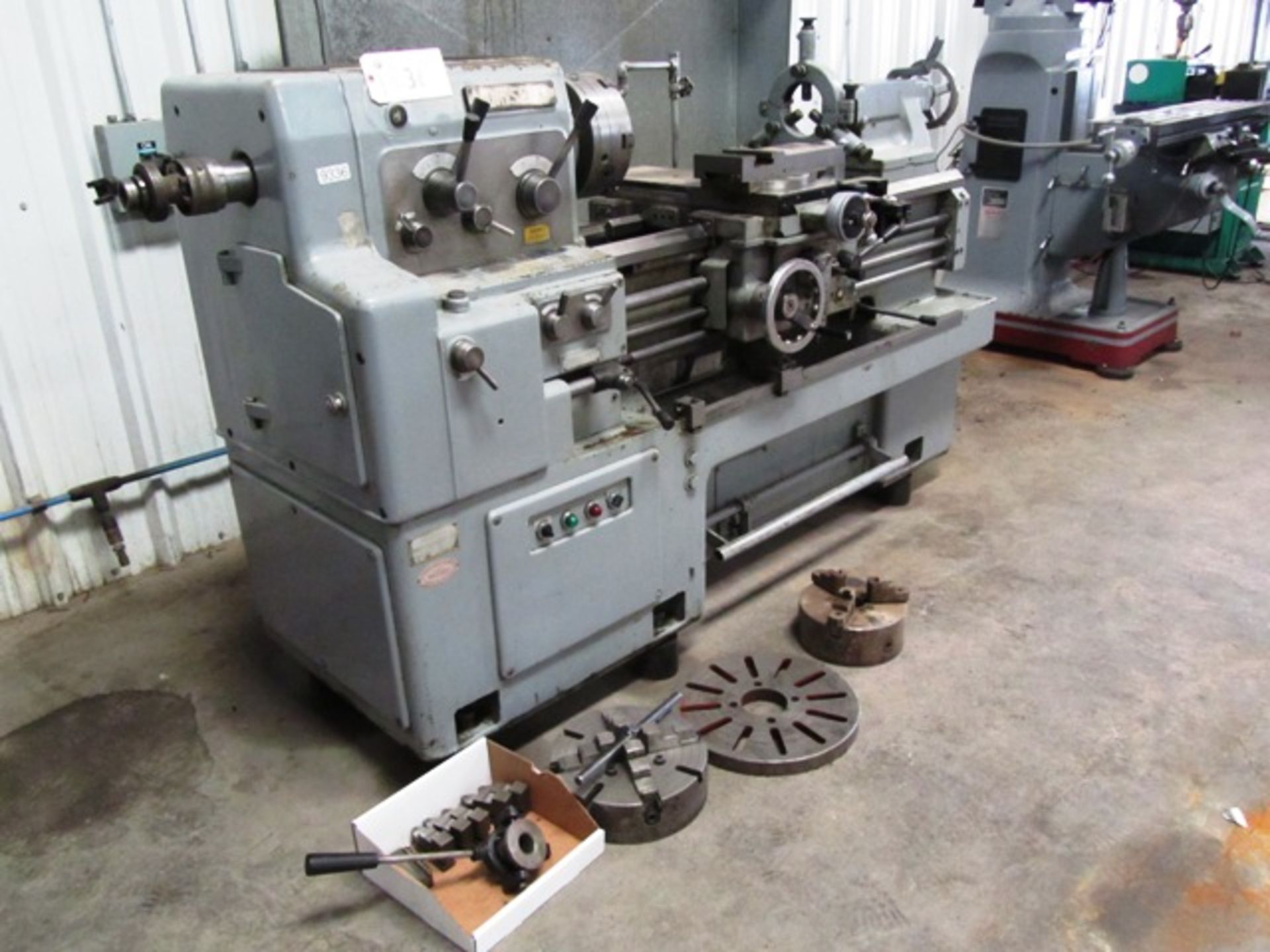 Mori Seiki 17'' x 32'' Heavy Duty Engine Lathe with 10'' 6-Jaw Chuck & 10'' 3-Jaw Chuck & 12'' 4-Jaw - Bild 2 aus 3