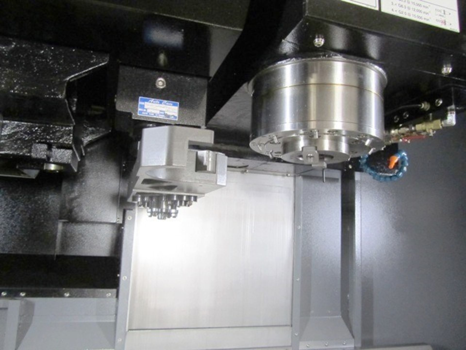 Hurco Model VMX50-Ti/50T 3-Axis CNC Vertical Machining Center with Approx 26'' x 59'' Table, #50 - Bild 2 aus 6