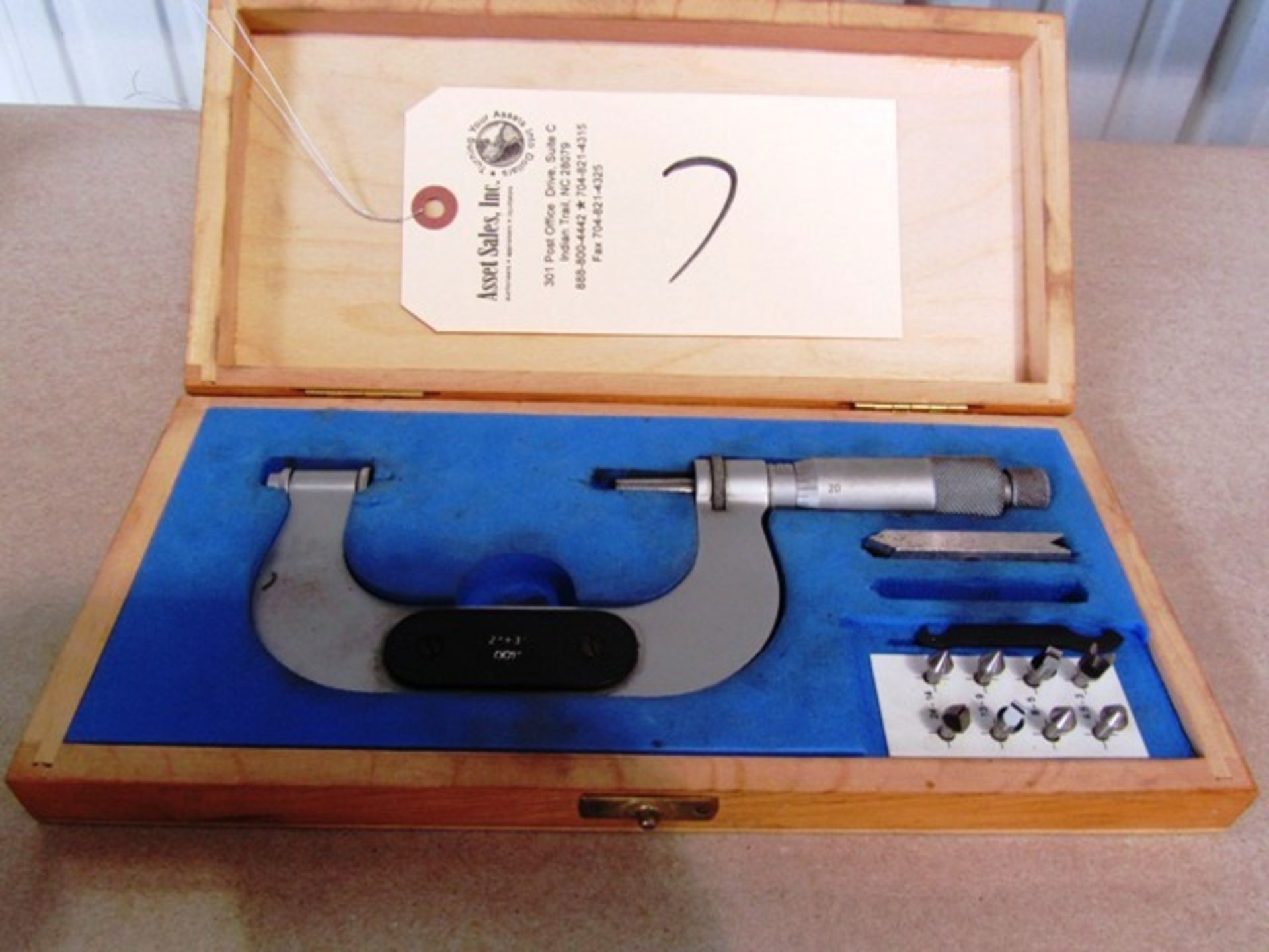 VIN 2'' - 3'' Pitch Micrometer