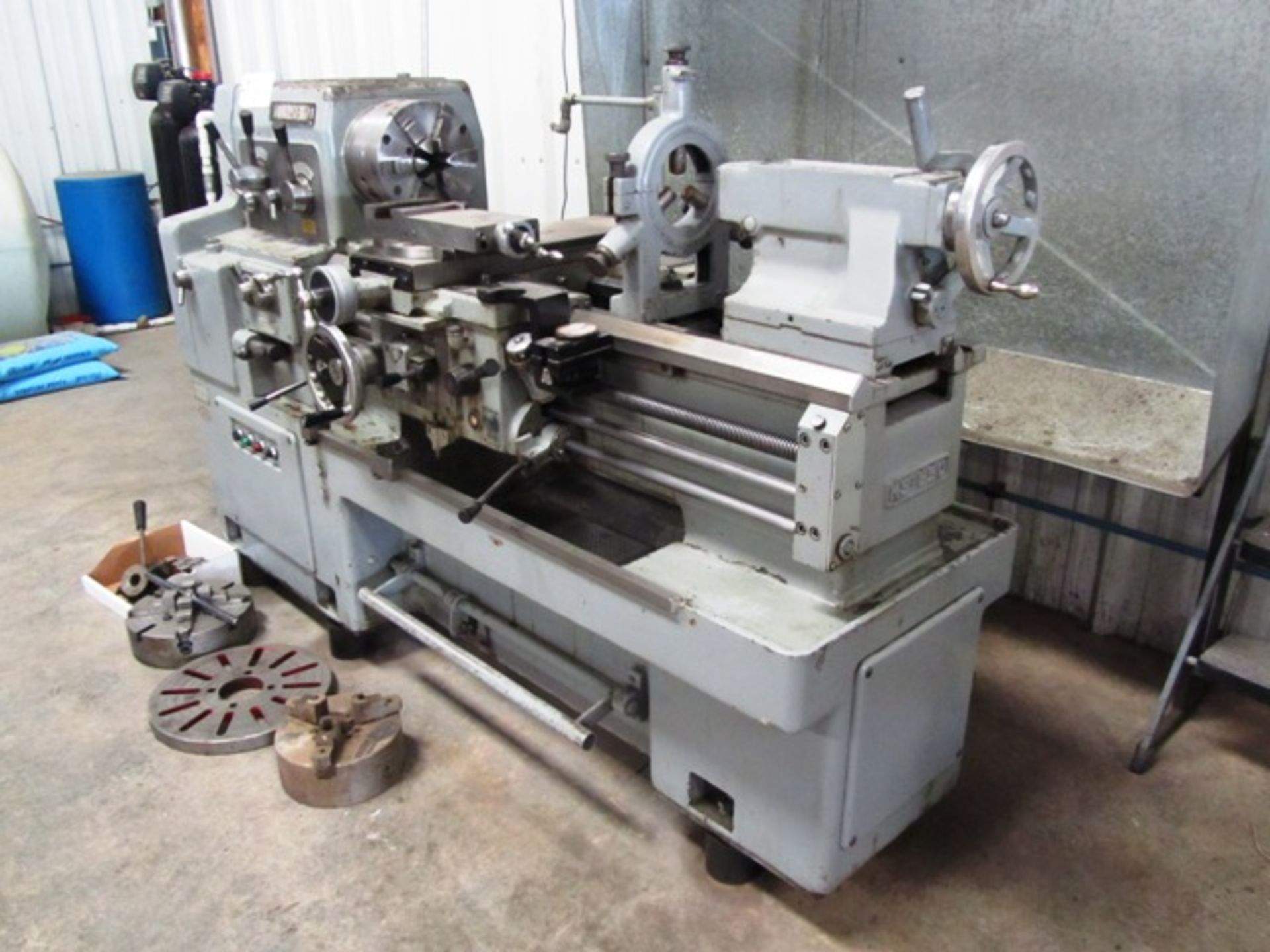 Mori Seiki 17'' x 32'' Heavy Duty Engine Lathe with 10'' 6-Jaw Chuck & 10'' 3-Jaw Chuck & 12'' 4-Jaw - Bild 3 aus 3