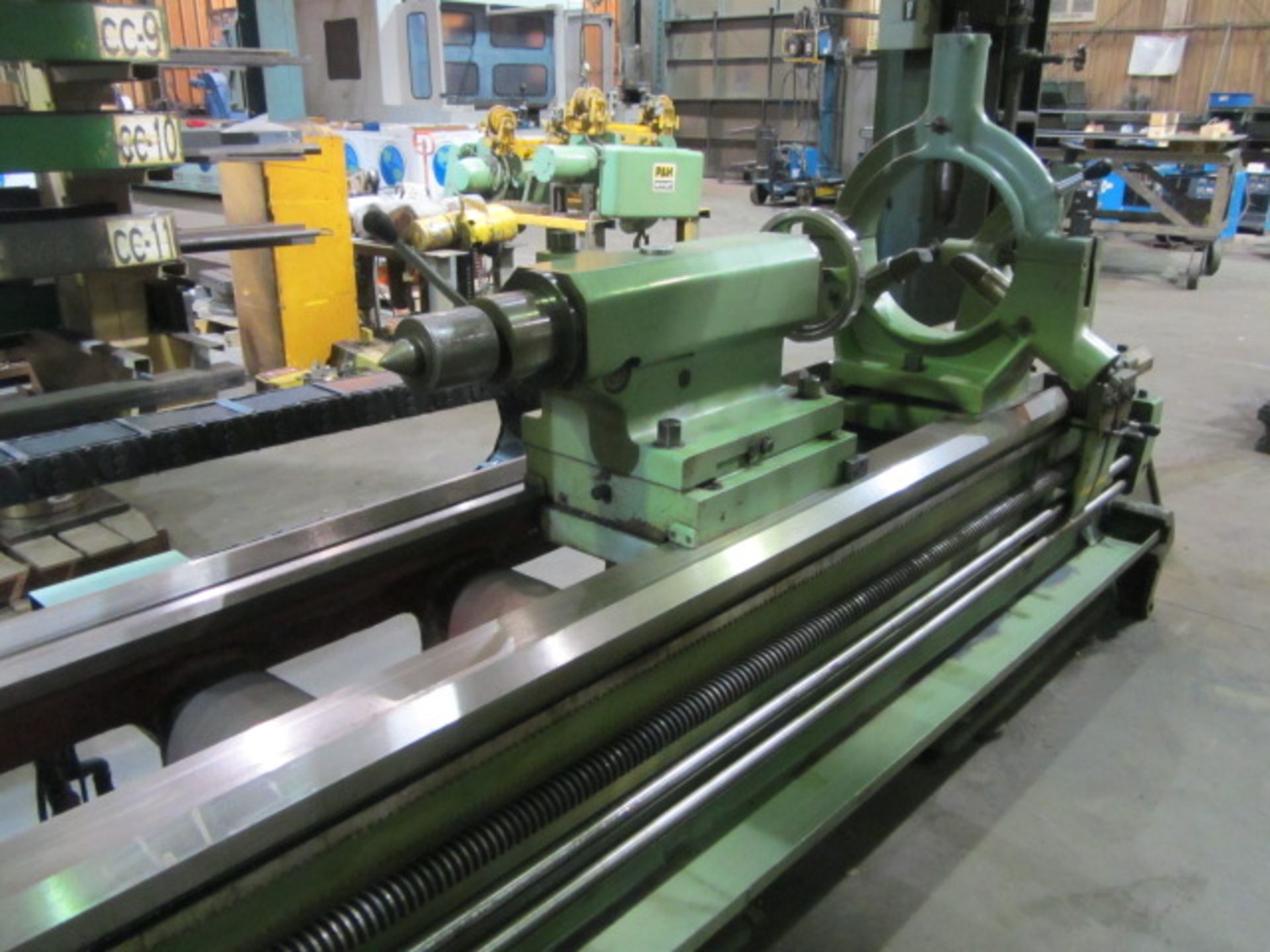 TOS Model X1422M 28'' Swing x 144'' Centers Heavy Duty Oilfield Lathe with 4'' Spindle Bore, 16'' - Image 5 of 7