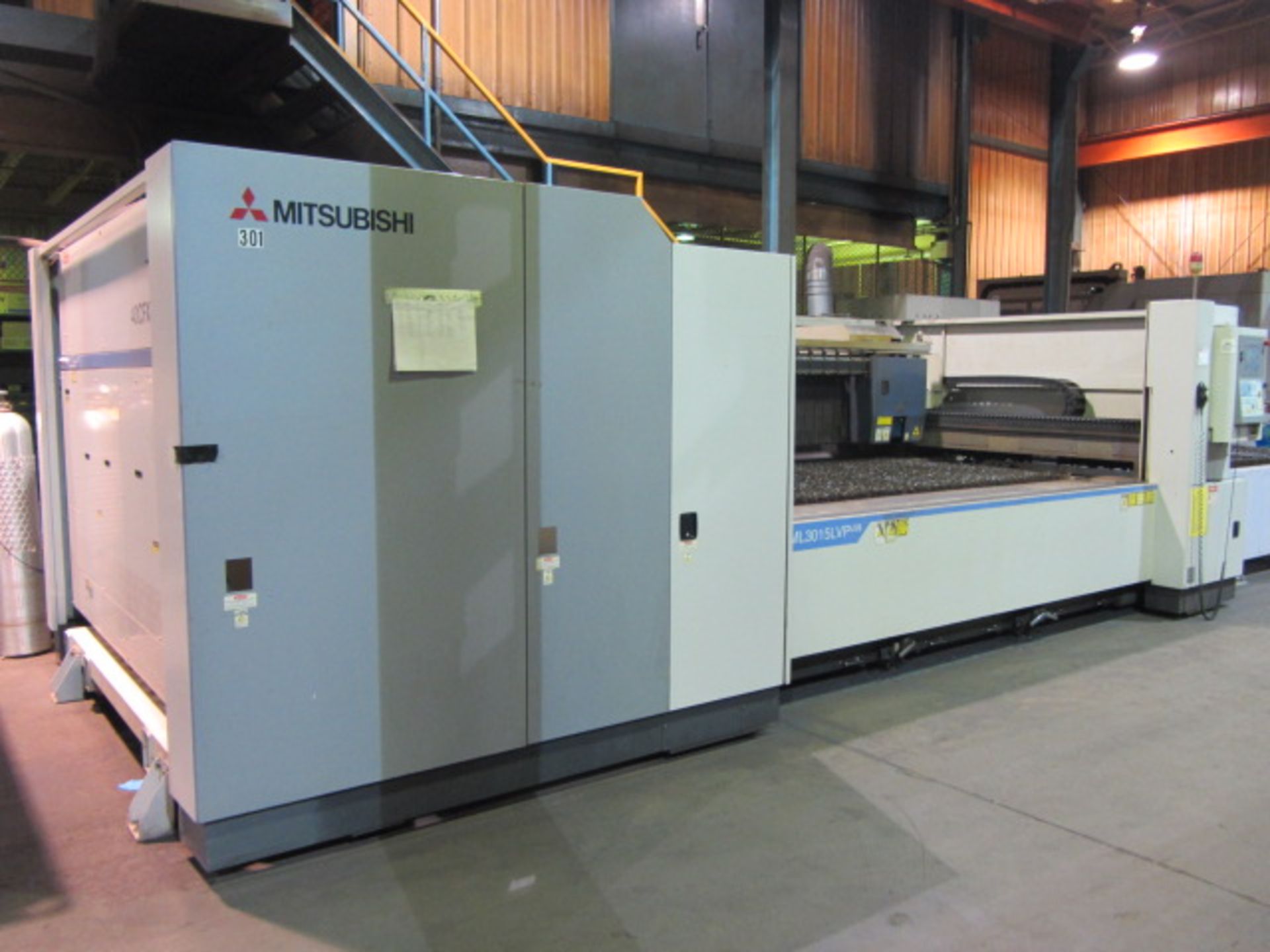 Mitsubishi Model ML3015 LV Plus 4000 Watt Laser Burning Machine with (2) 5' x 10' Pallets, Downflo - Image 5 of 8