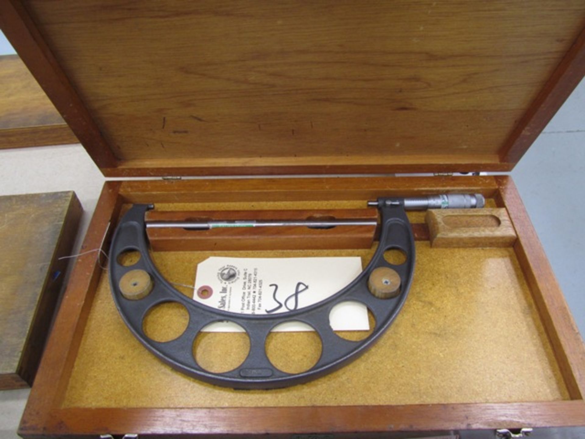 Brown & Sharpe 9'' - 10'' Micrometer
