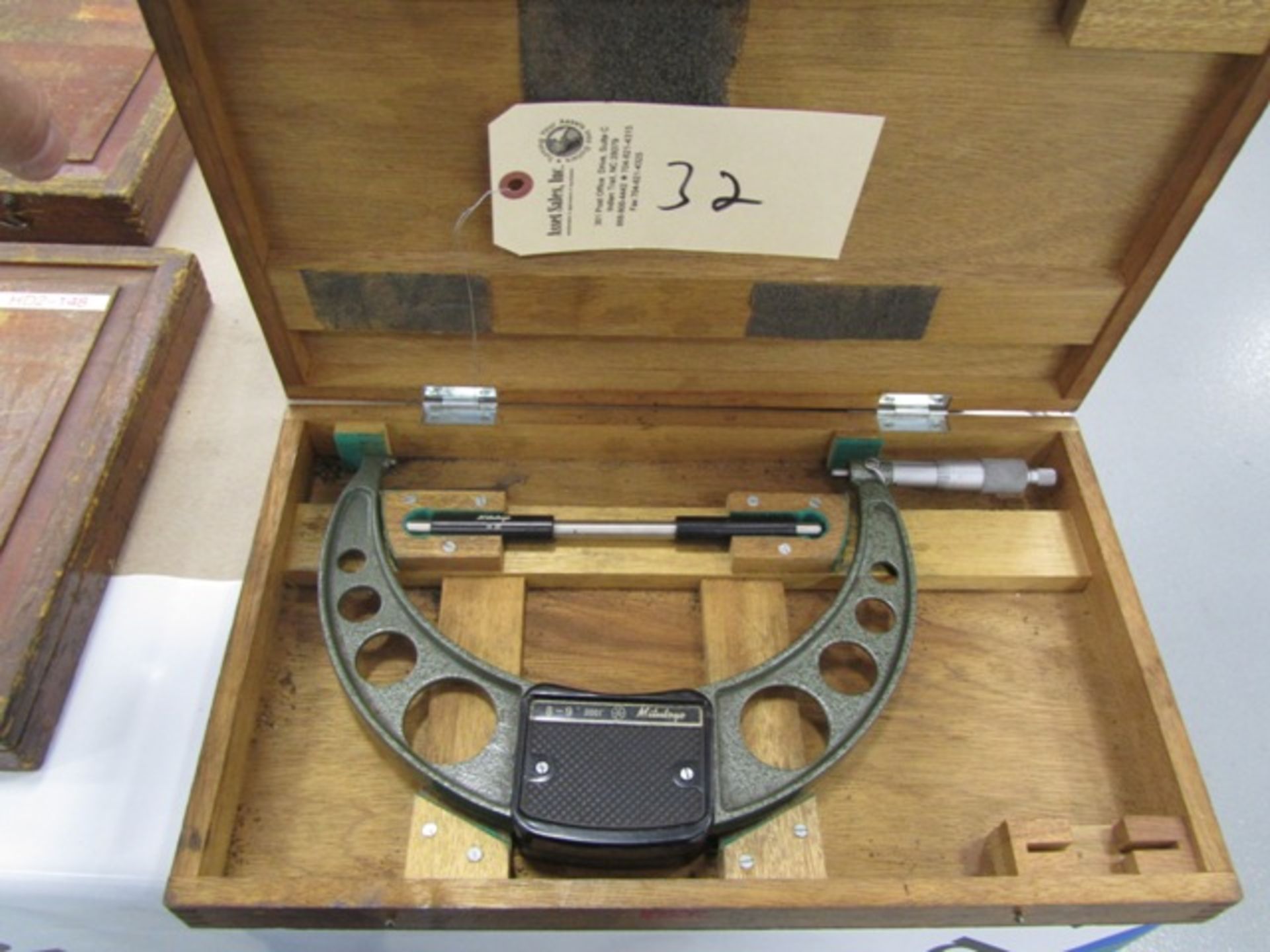 Mitutoyo 8'' - 9'' Micrometer