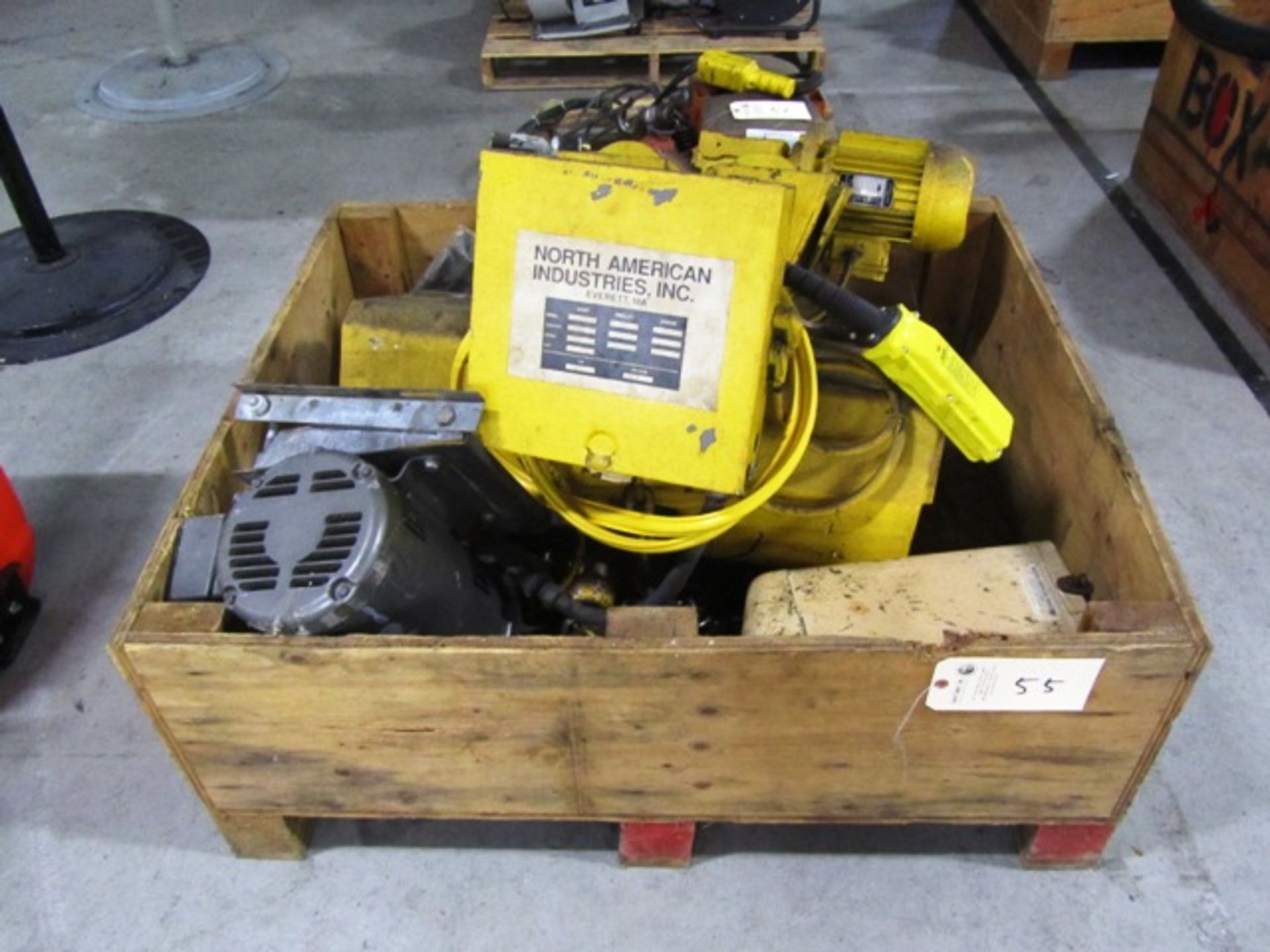 North American Industries 1 Ton Electric Crane Hoist with Pendant Control