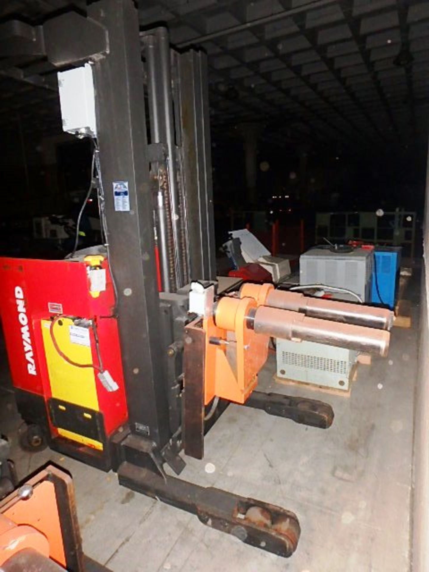 Raymond Model EAST-R45TT 4500lb Capacity Electric Standup Forklift with 211'' Lift Height, Coil - Image 2 of 2