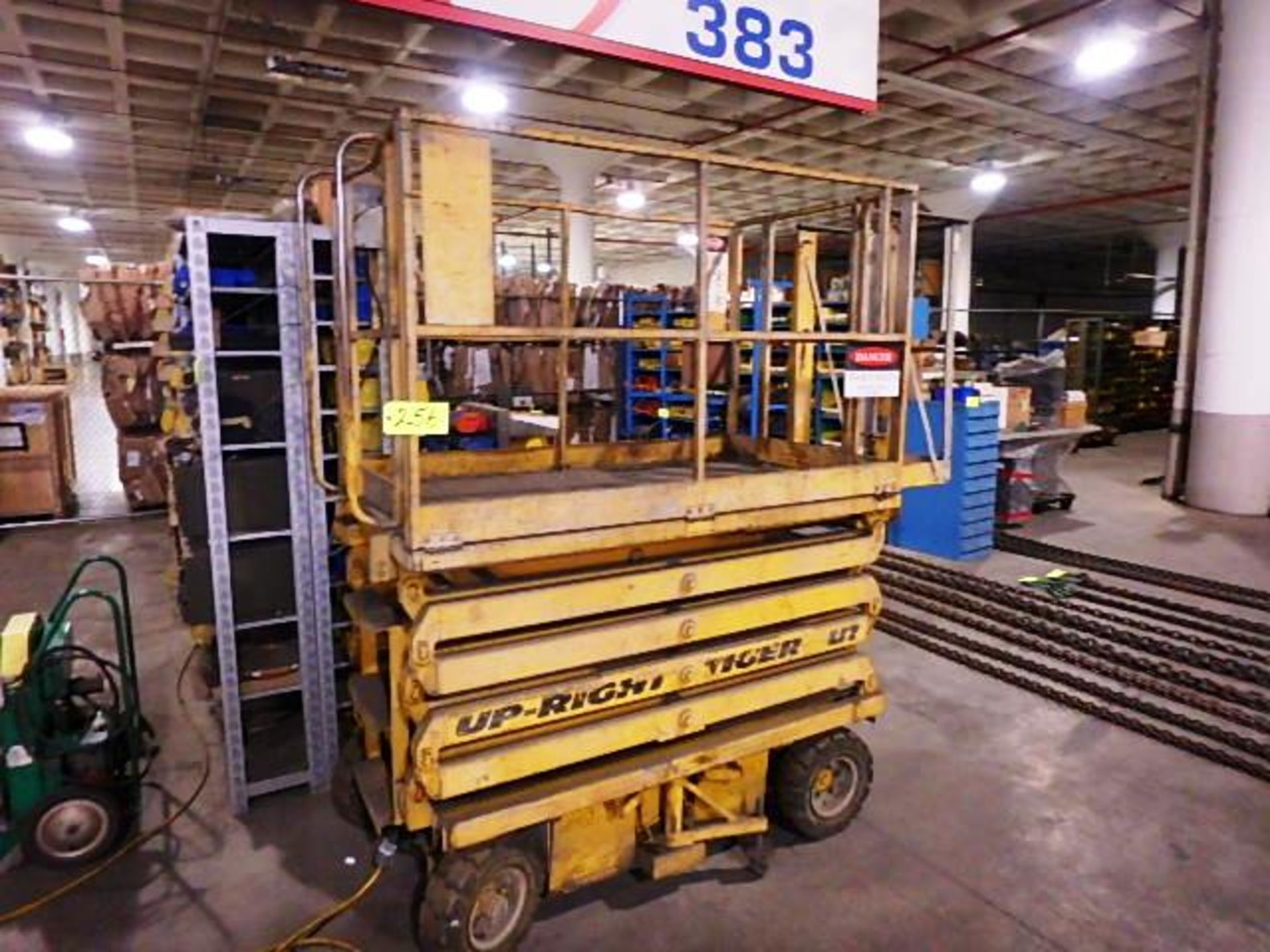 Up Right Tiger Model 5118 Scissorlift with 18' Reach, 750lb Capacity, sn:1152