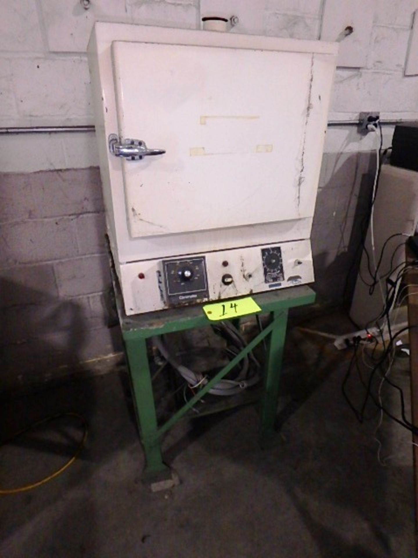 Furnace Chromalox 0-1000 Degree F Controller