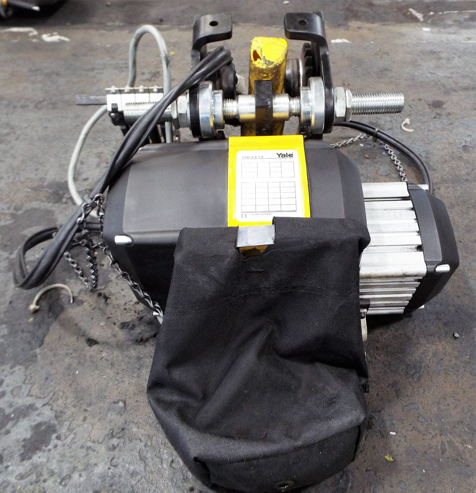 Yale CPVF 2-8/5-4 250Kg Electric Hoist - Image 4 of 5