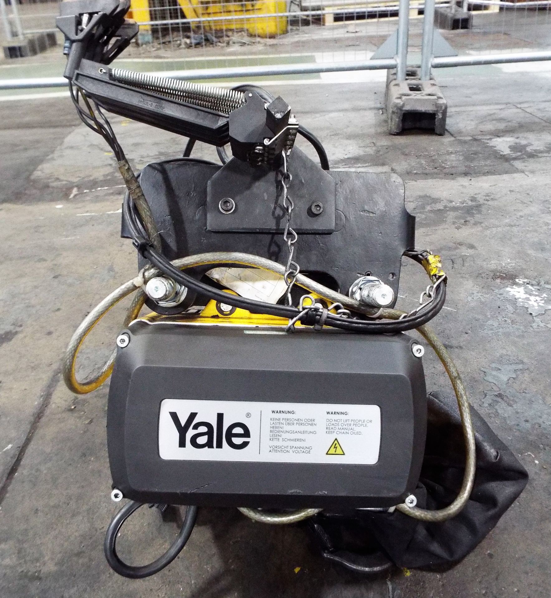 Yale CPVF 2-8/5-4 250Kg Electric Hoist.