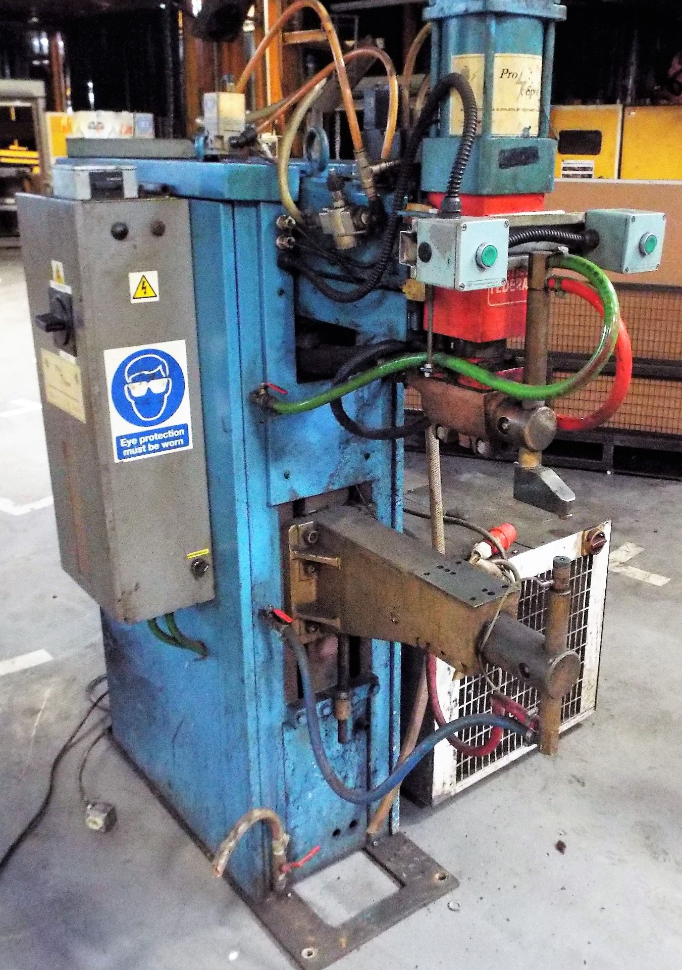 Spot welding cell. - Image 2 of 10