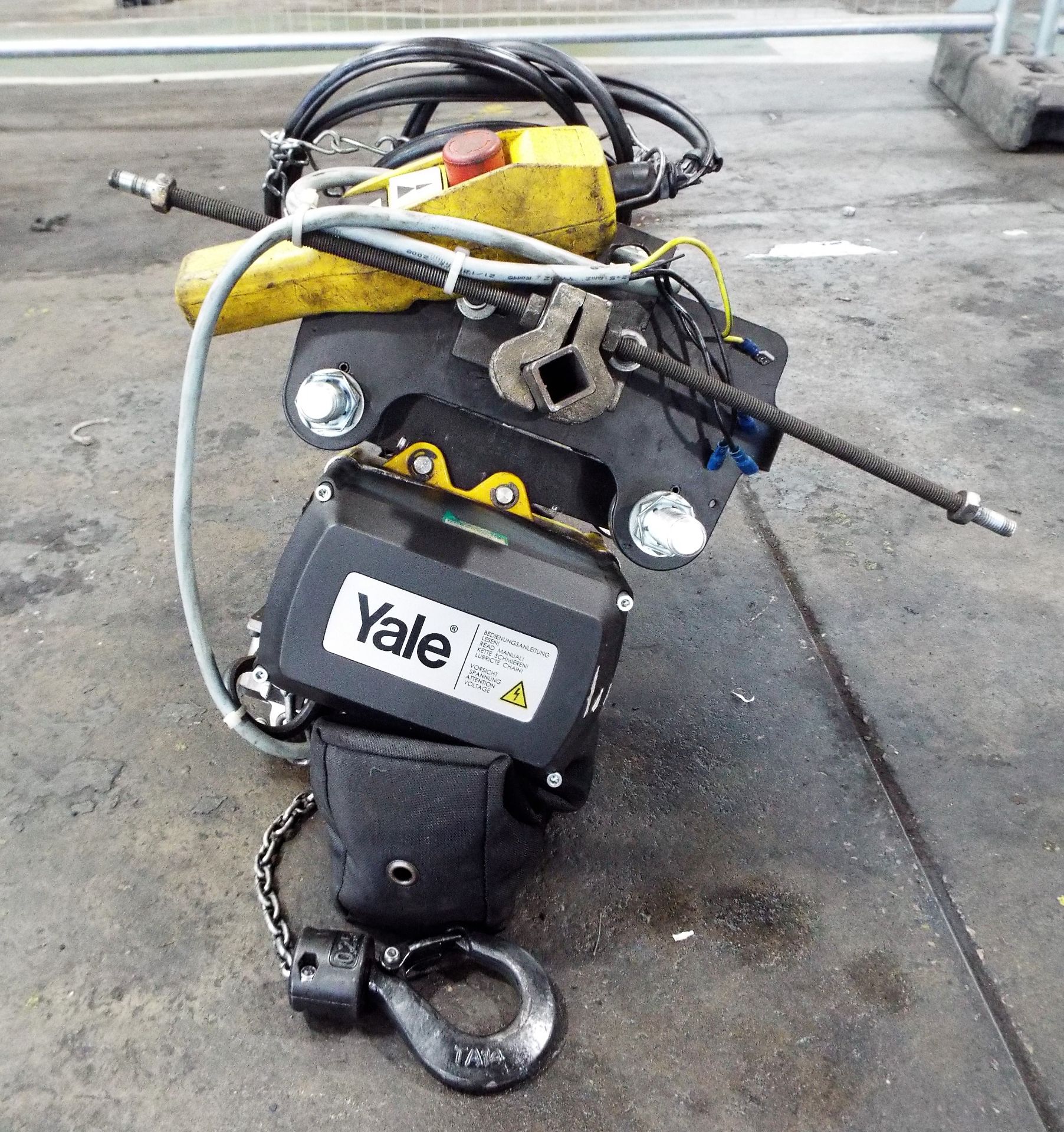 Yale CPVF 2-8/5-4 250Kg Electric Hoist.